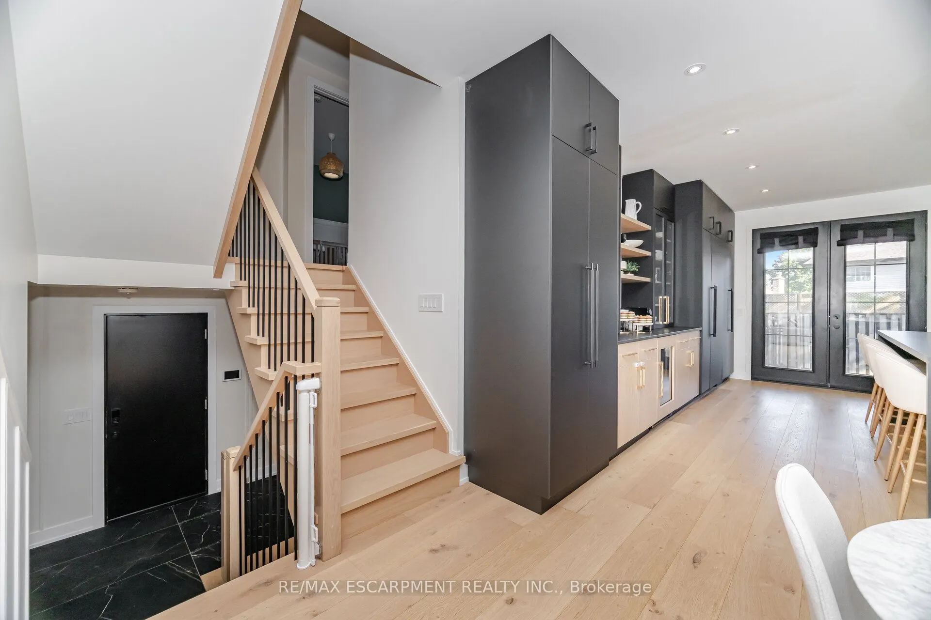 772 Banting Court
