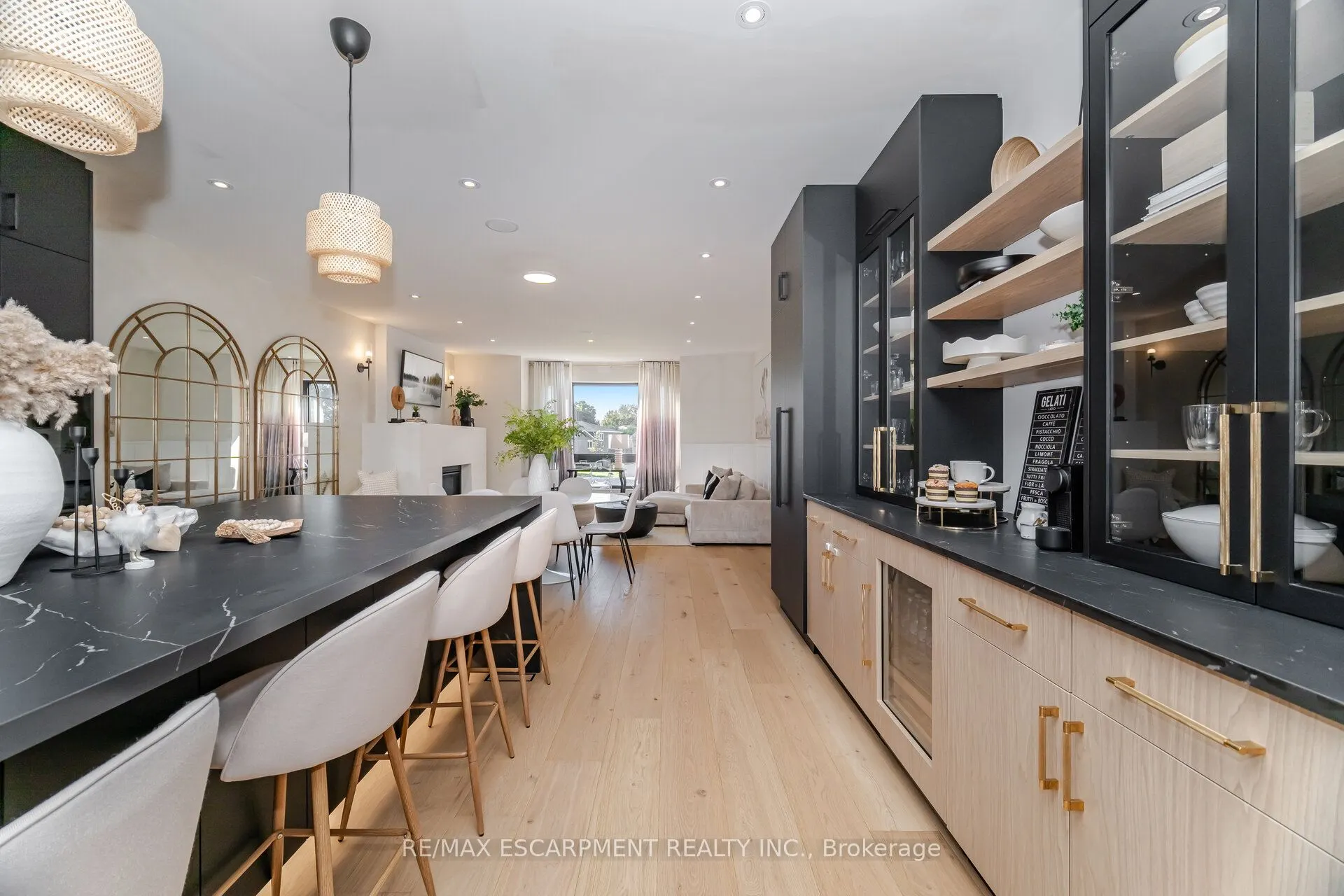 772 Banting Court
