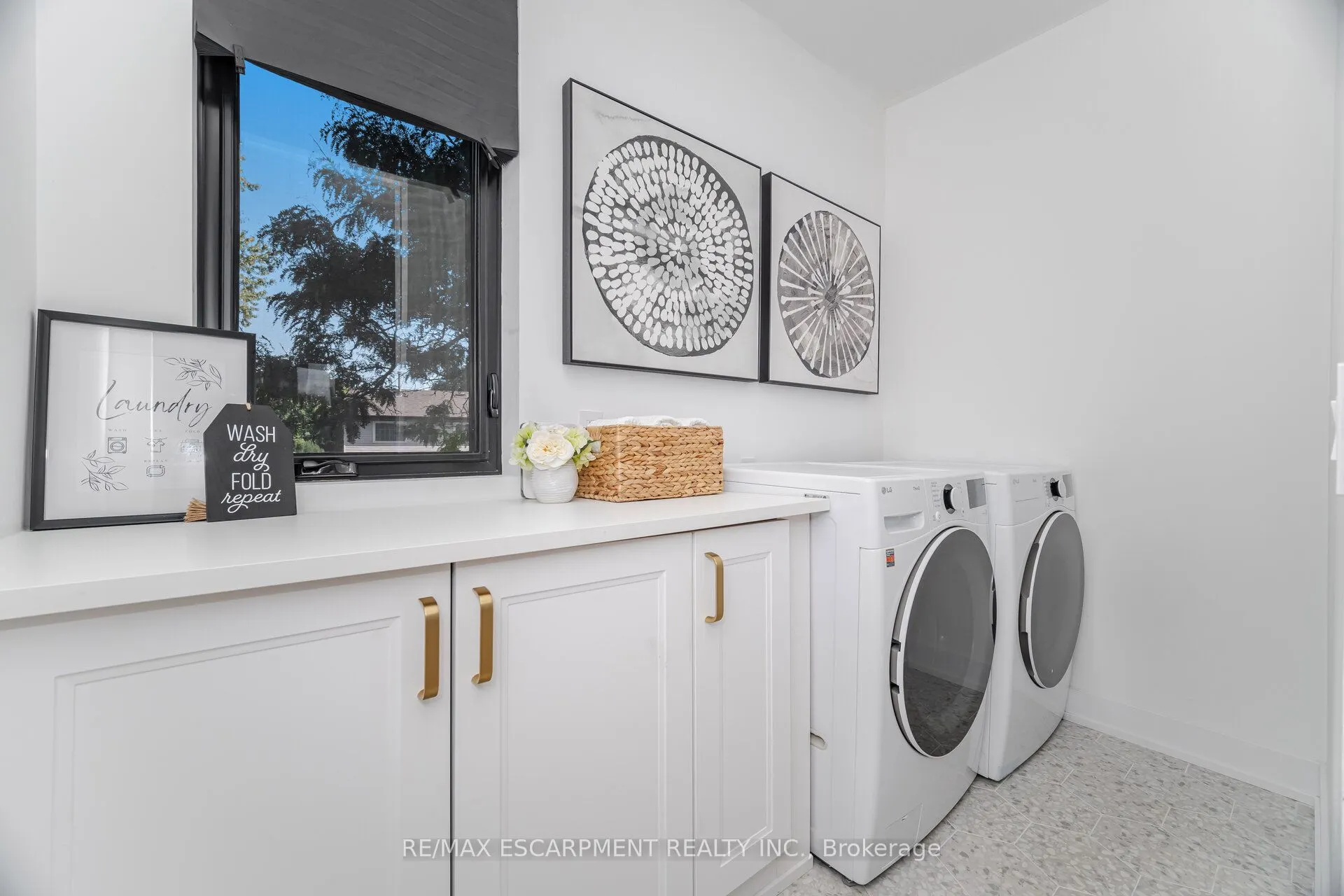 772 Banting Court