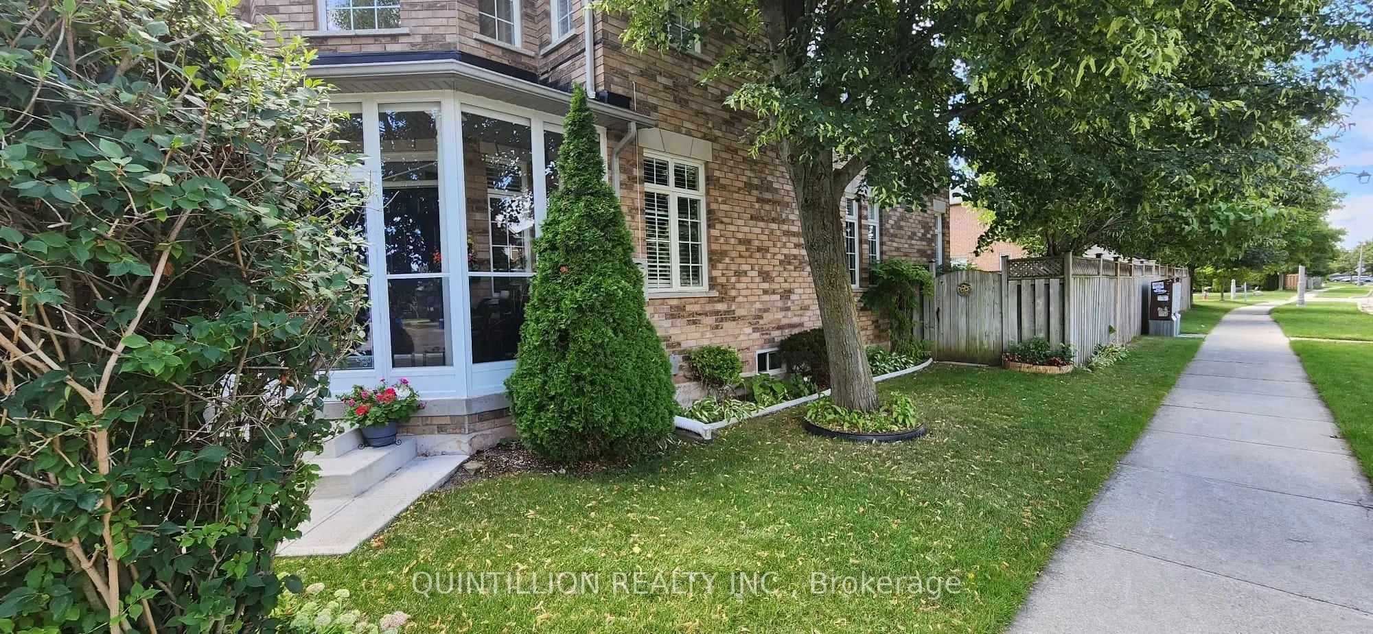2054 Bloomfield Drive
