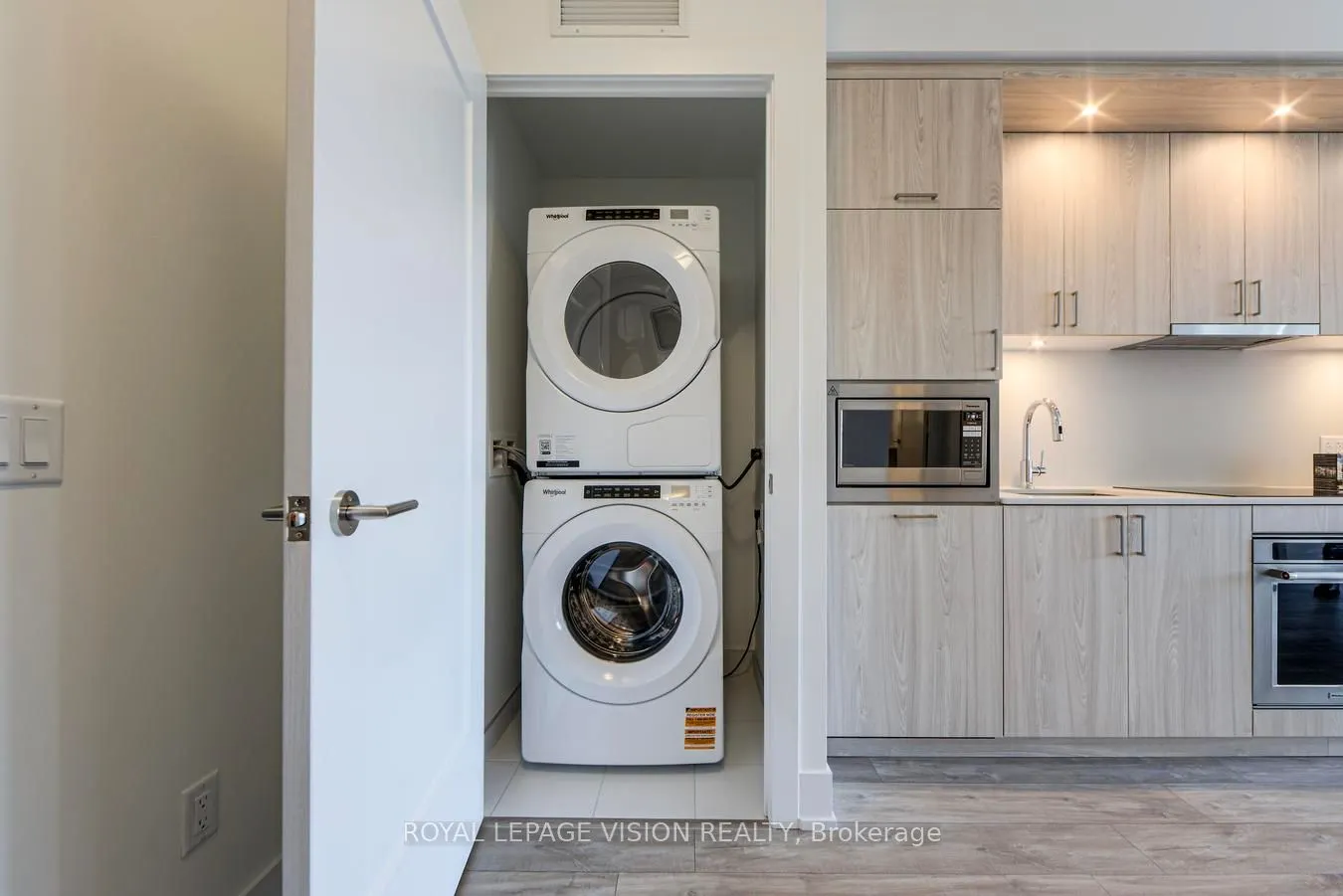 259 The Kingsway, #413