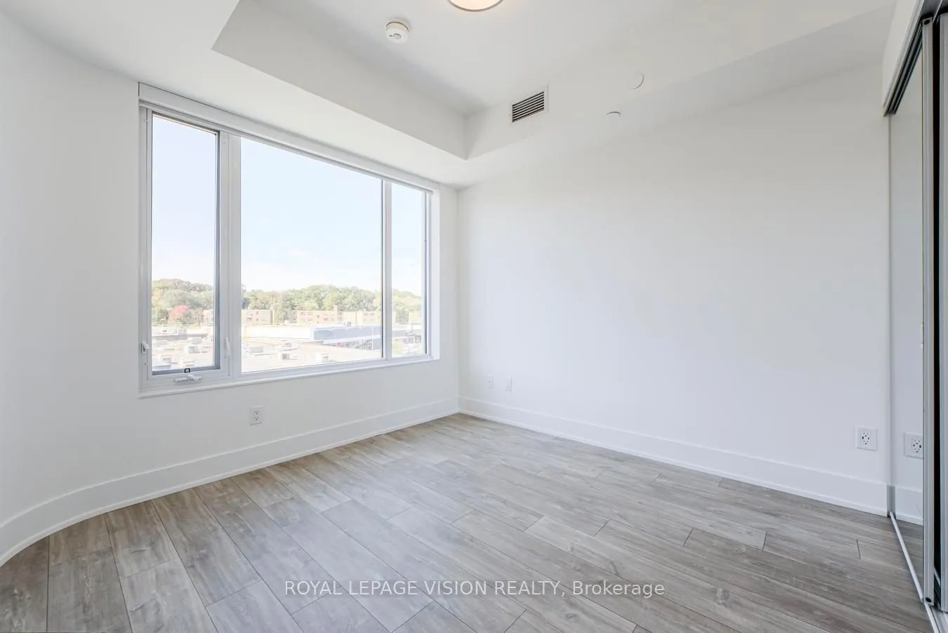 259 The Kingsway, #413