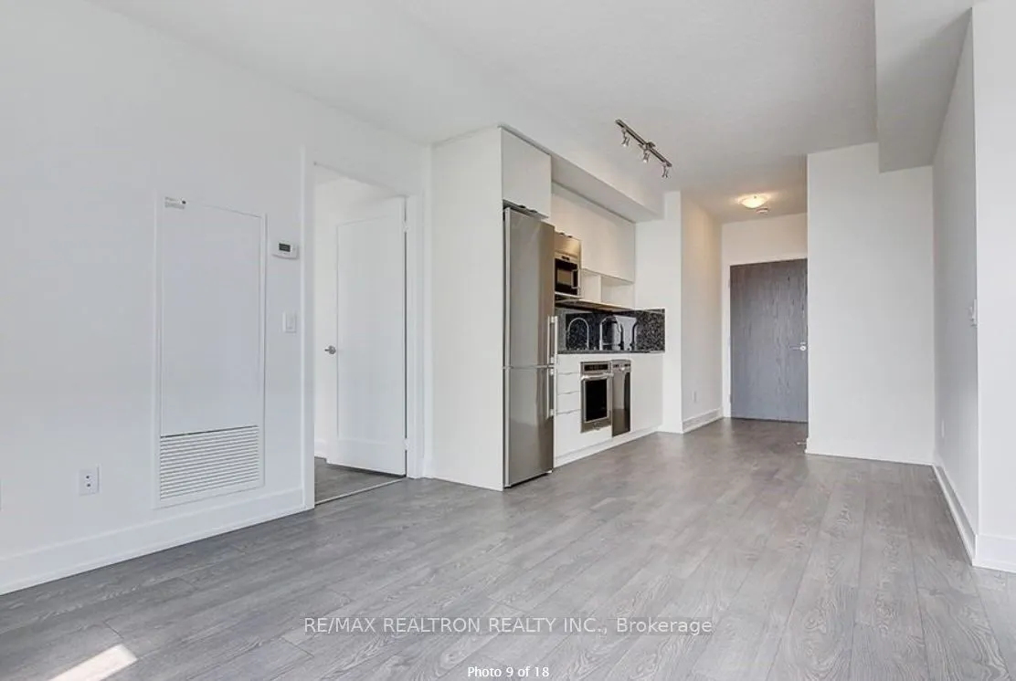 7 Mabelle Avenue, #4010