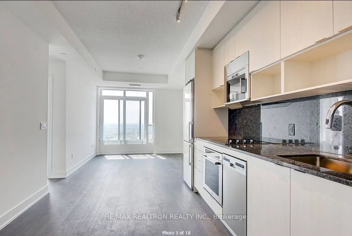 7 Mabelle Avenue, #4010