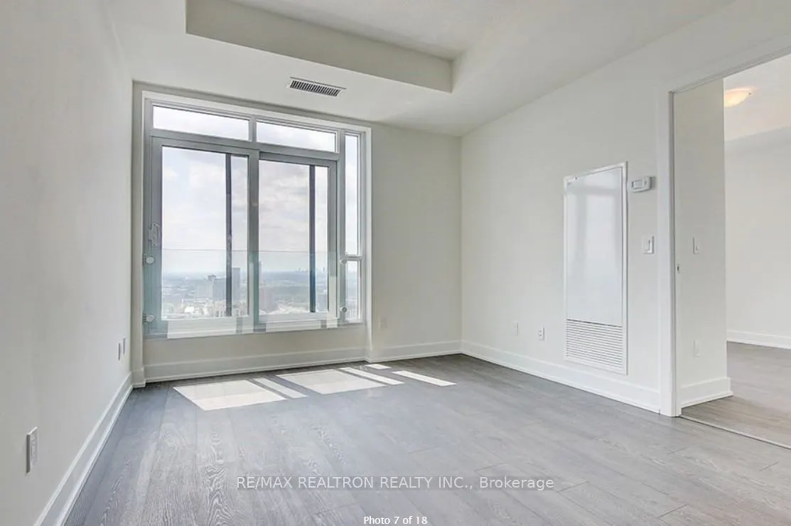 7 Mabelle Avenue, #4010