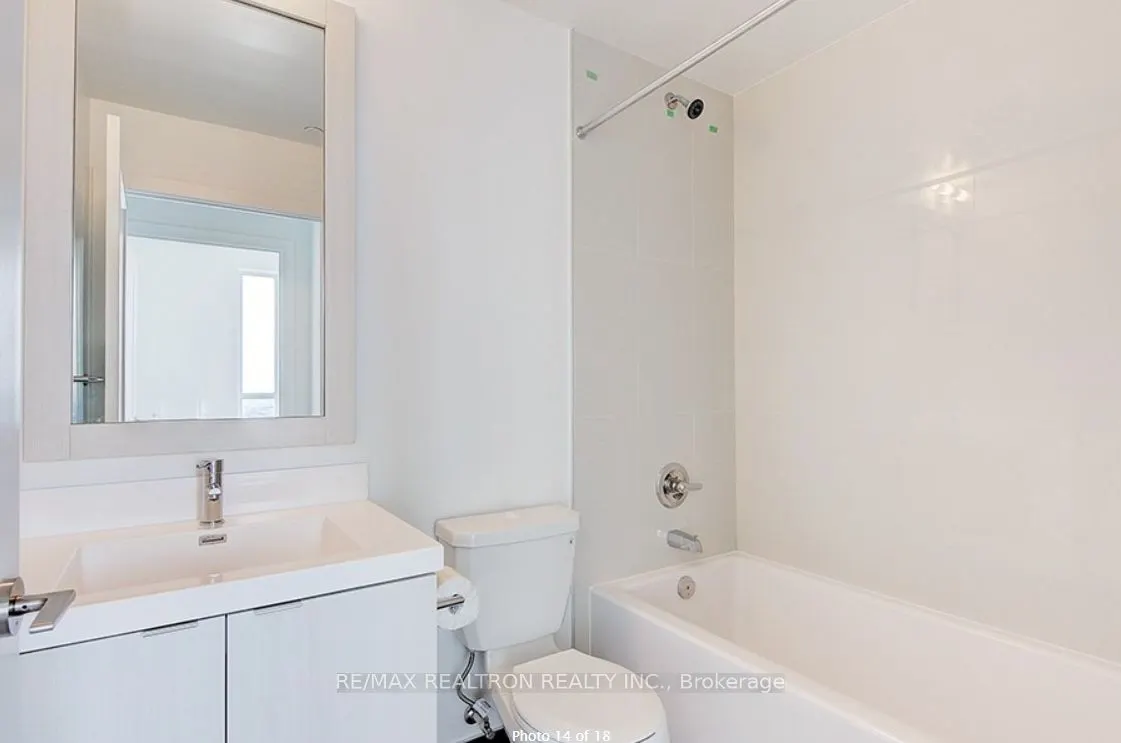 7 Mabelle Avenue, #4010