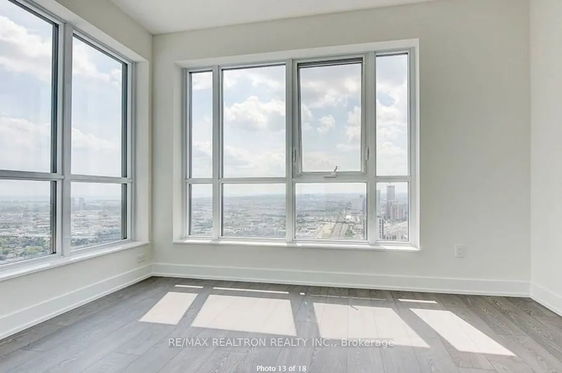 7 Mabelle Avenue, #4010