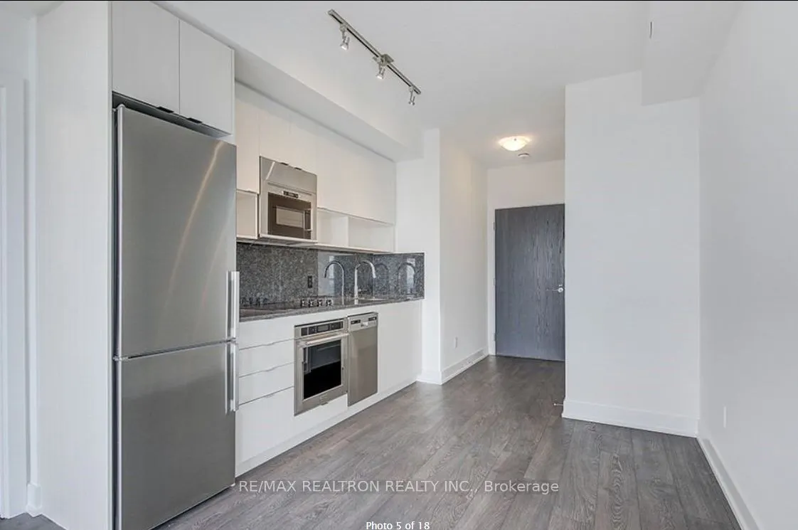 7 Mabelle Avenue, #4010