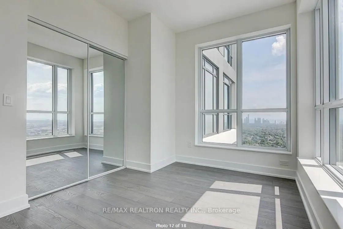7 Mabelle Avenue, #4010
