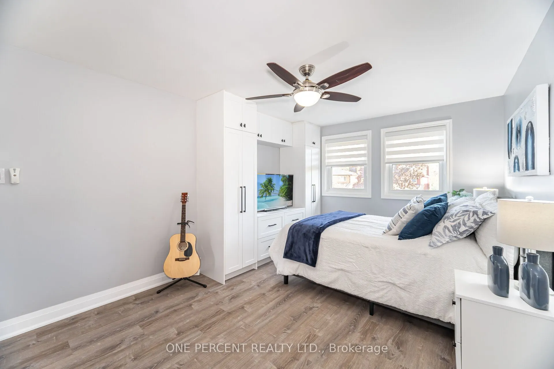 704 Bookham Crescent