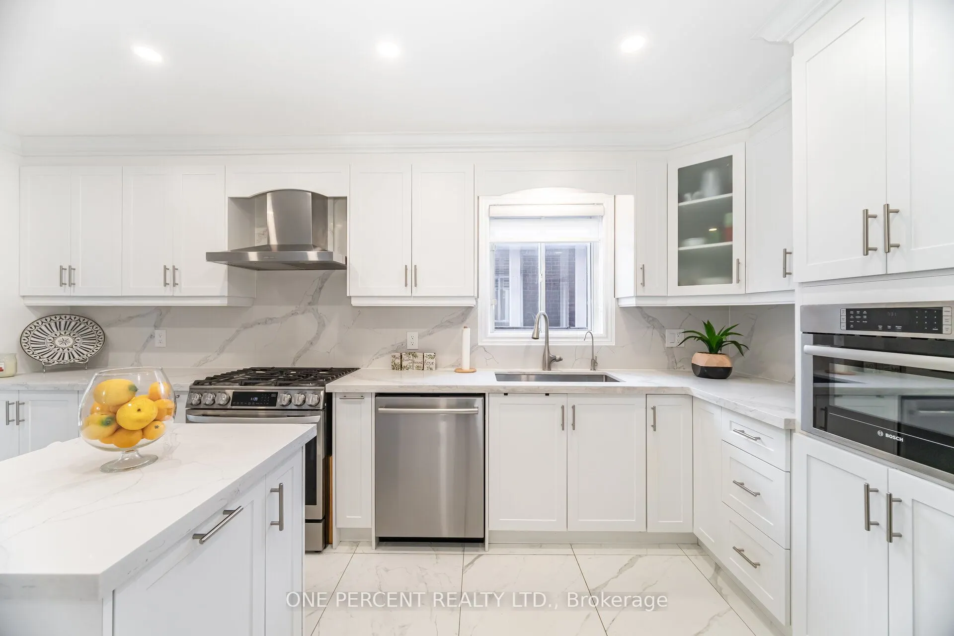 704 Bookham Crescent