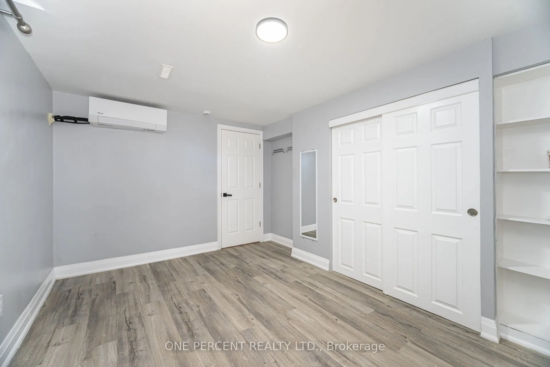 704 Bookham Crescent