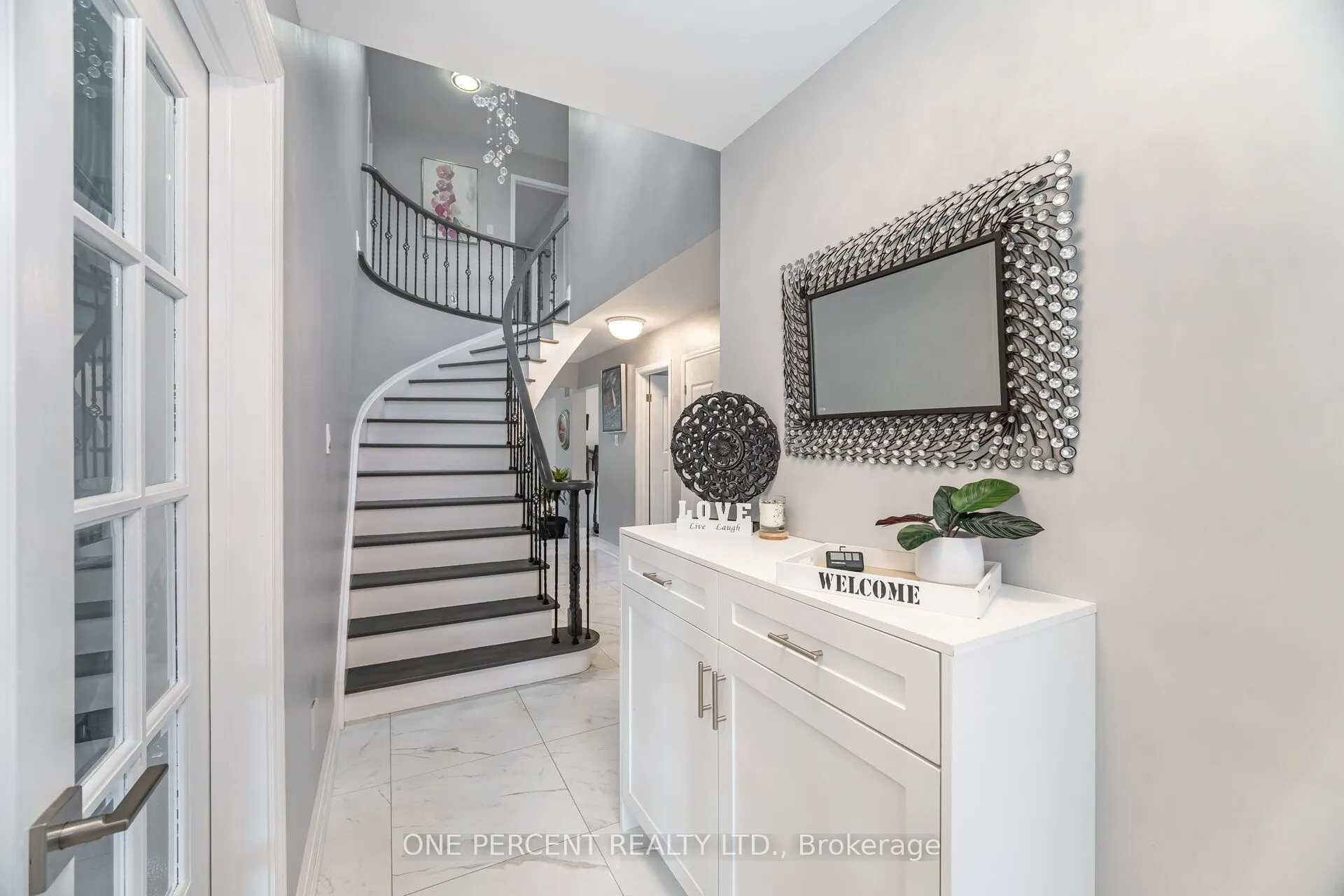 704 Bookham Crescent