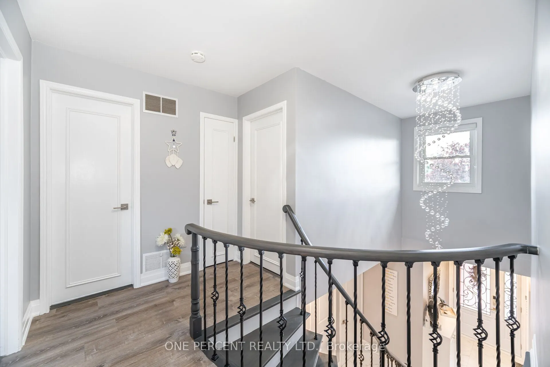 704 Bookham Crescent