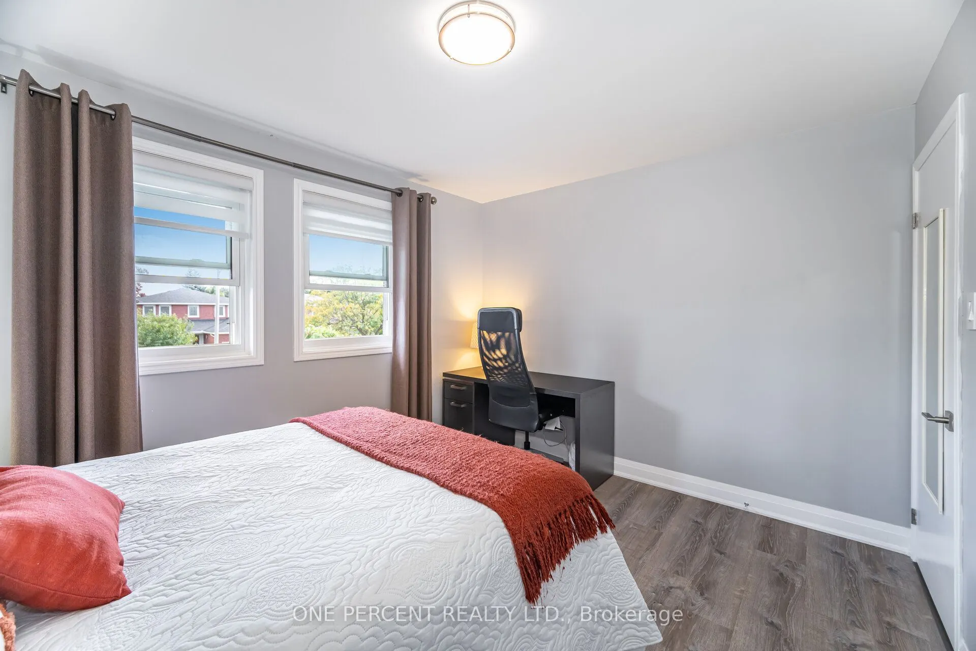 704 Bookham Crescent