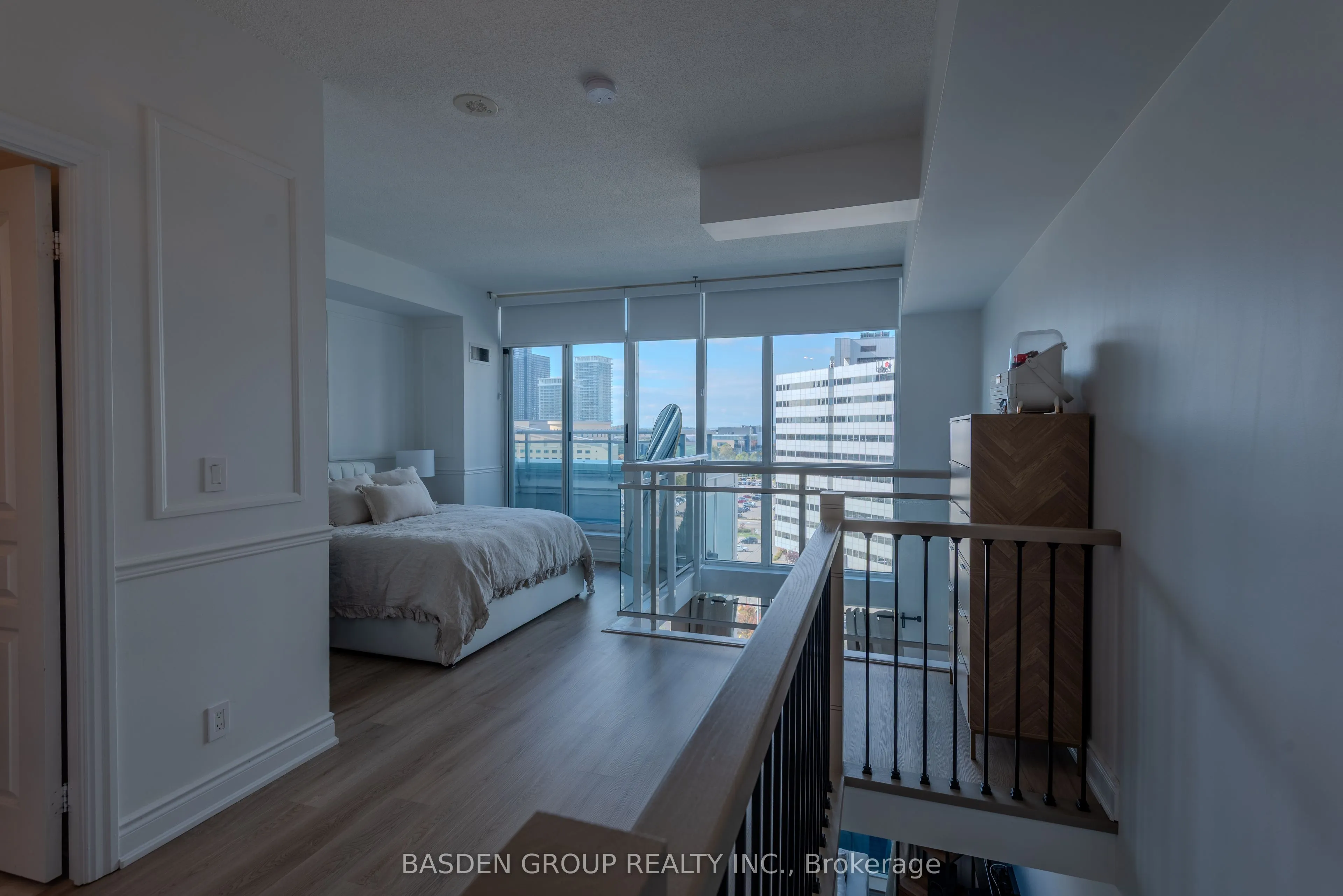 220 Burnhamthorpe Road W, #920