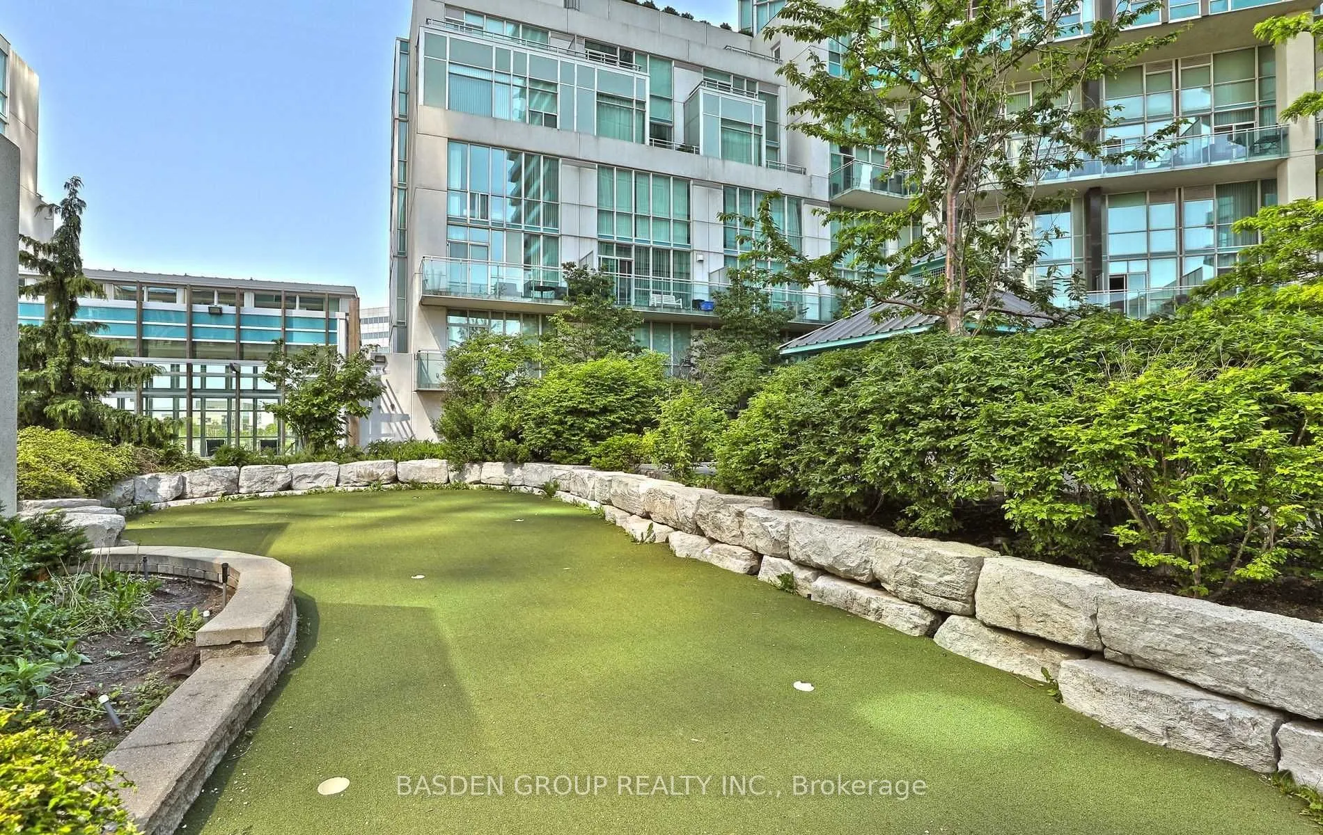 220 Burnhamthorpe Road W, #920