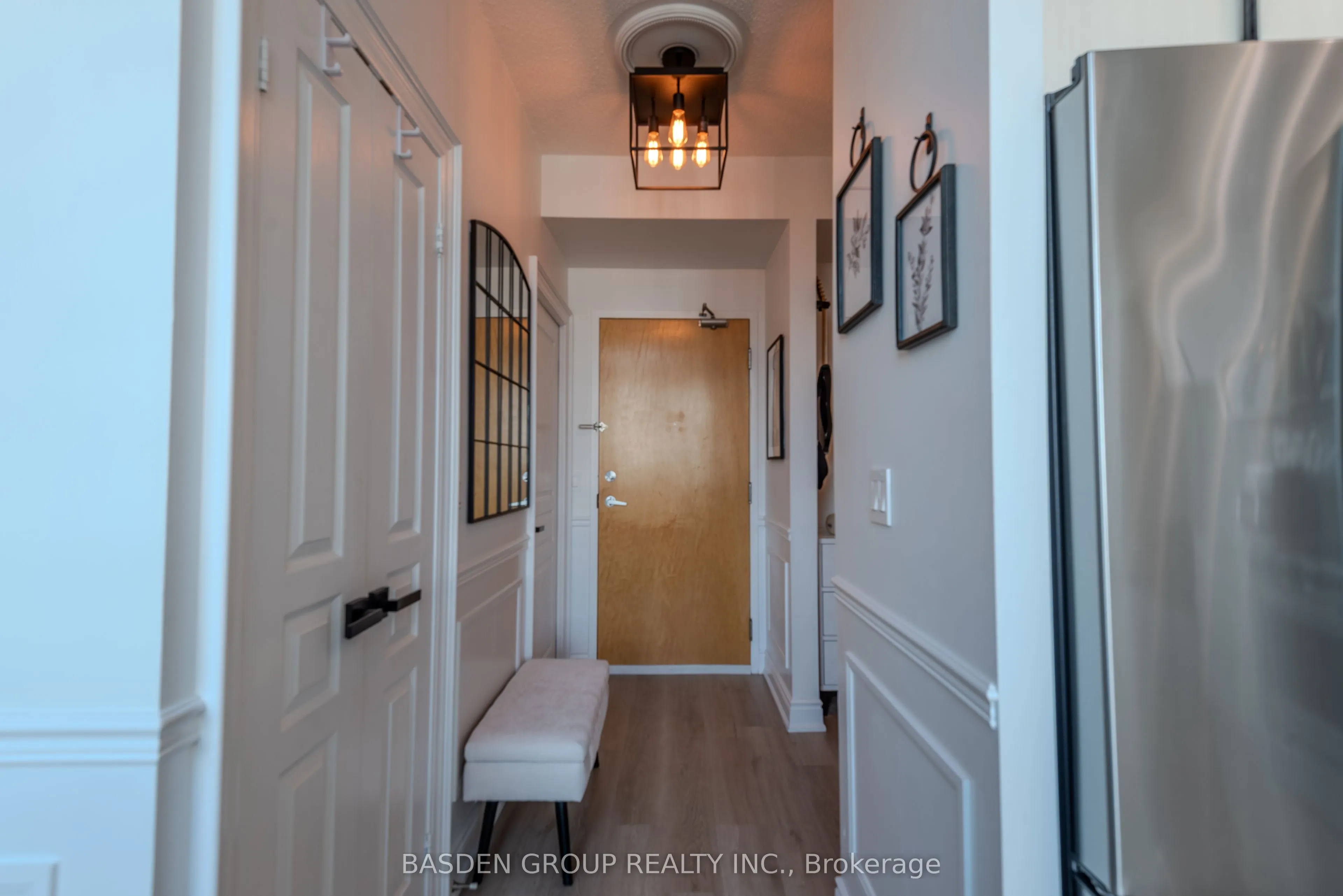 220 Burnhamthorpe Road W, #920