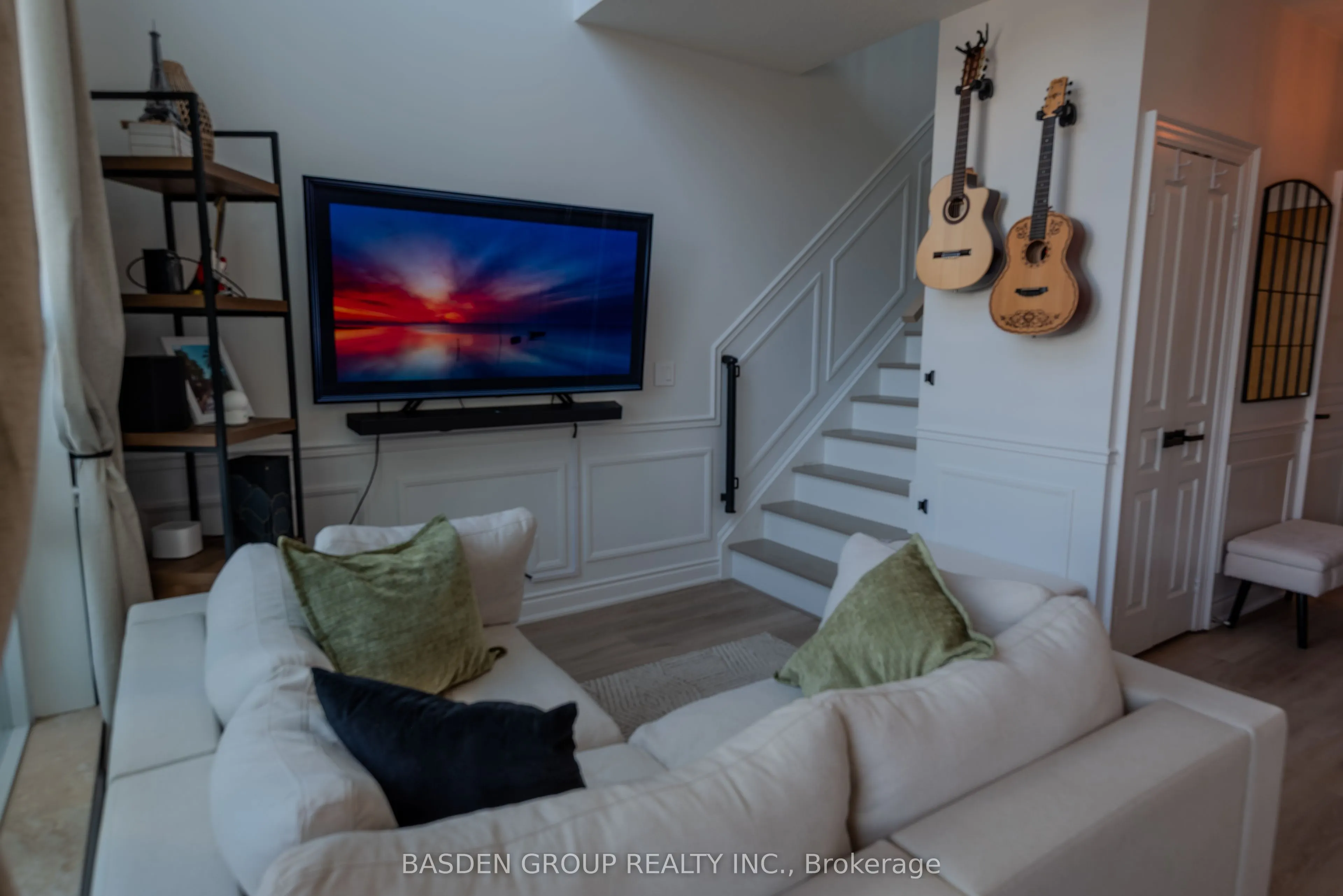 220 Burnhamthorpe Road W, #920