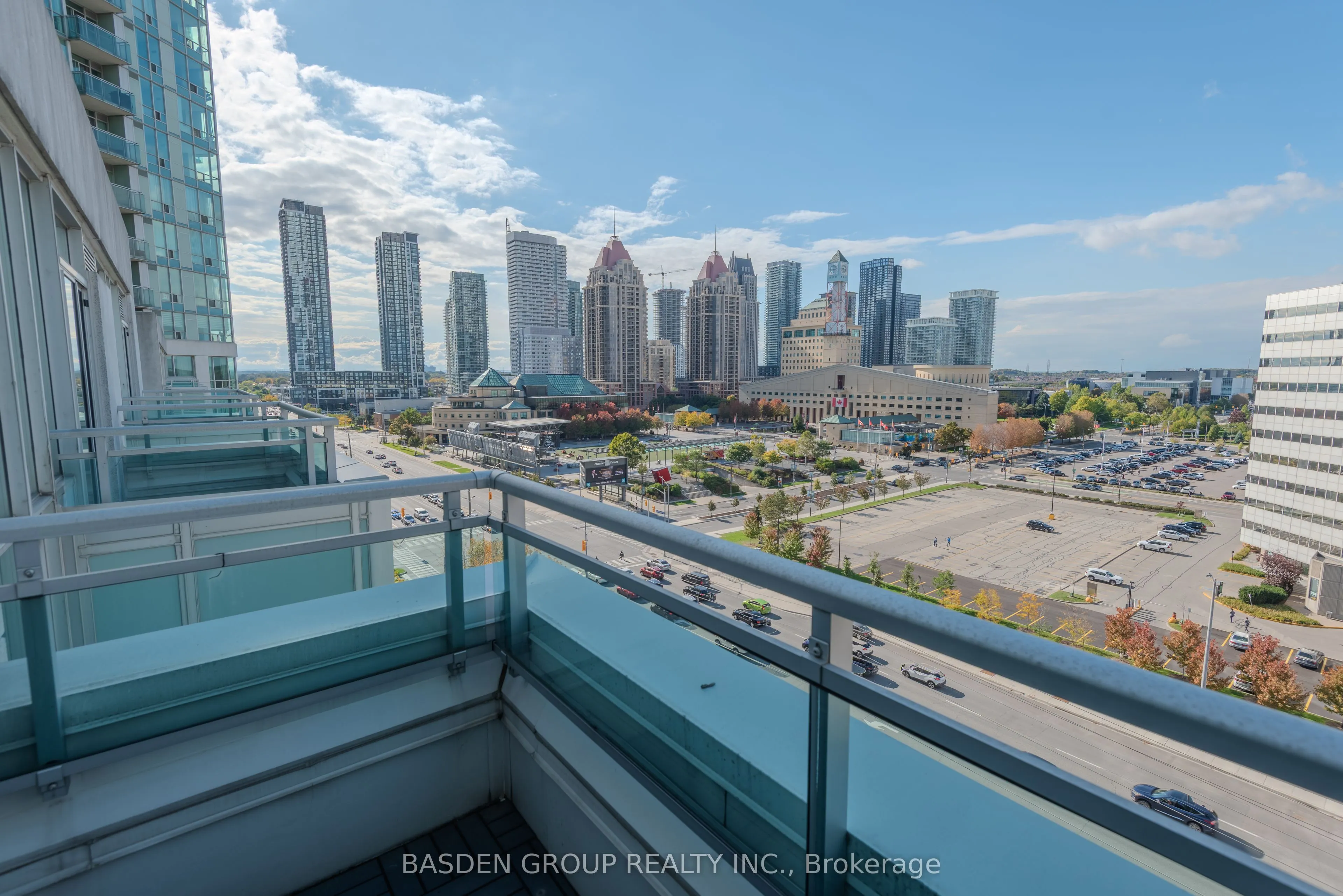 220 Burnhamthorpe Road W, #920