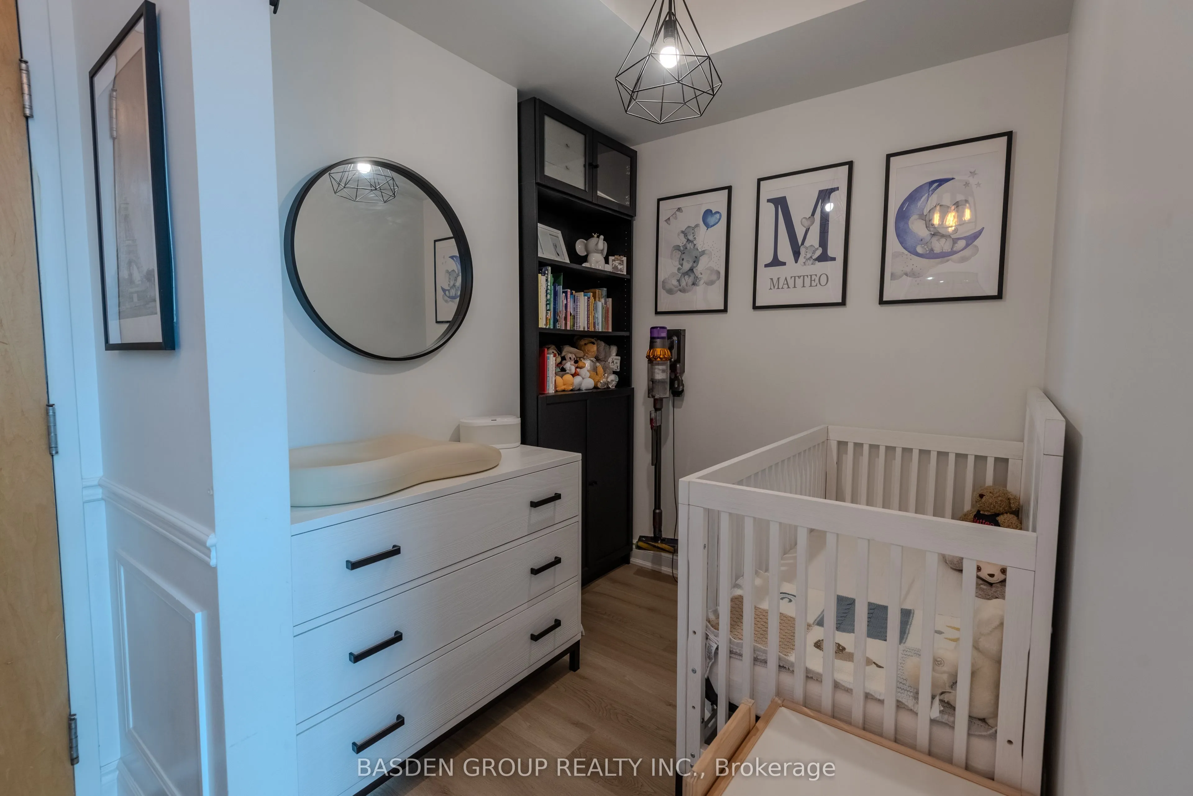 220 Burnhamthorpe Road W, #920