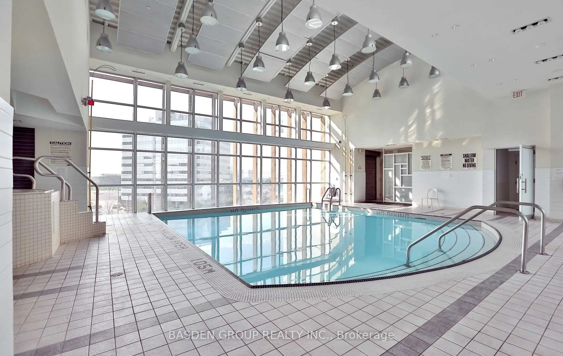 220 Burnhamthorpe Road W, #920