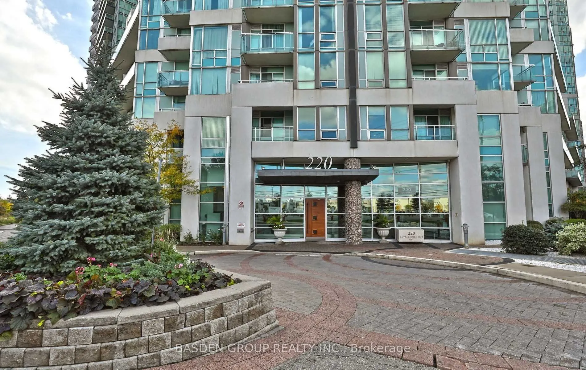 220 Burnhamthorpe Road W, #920