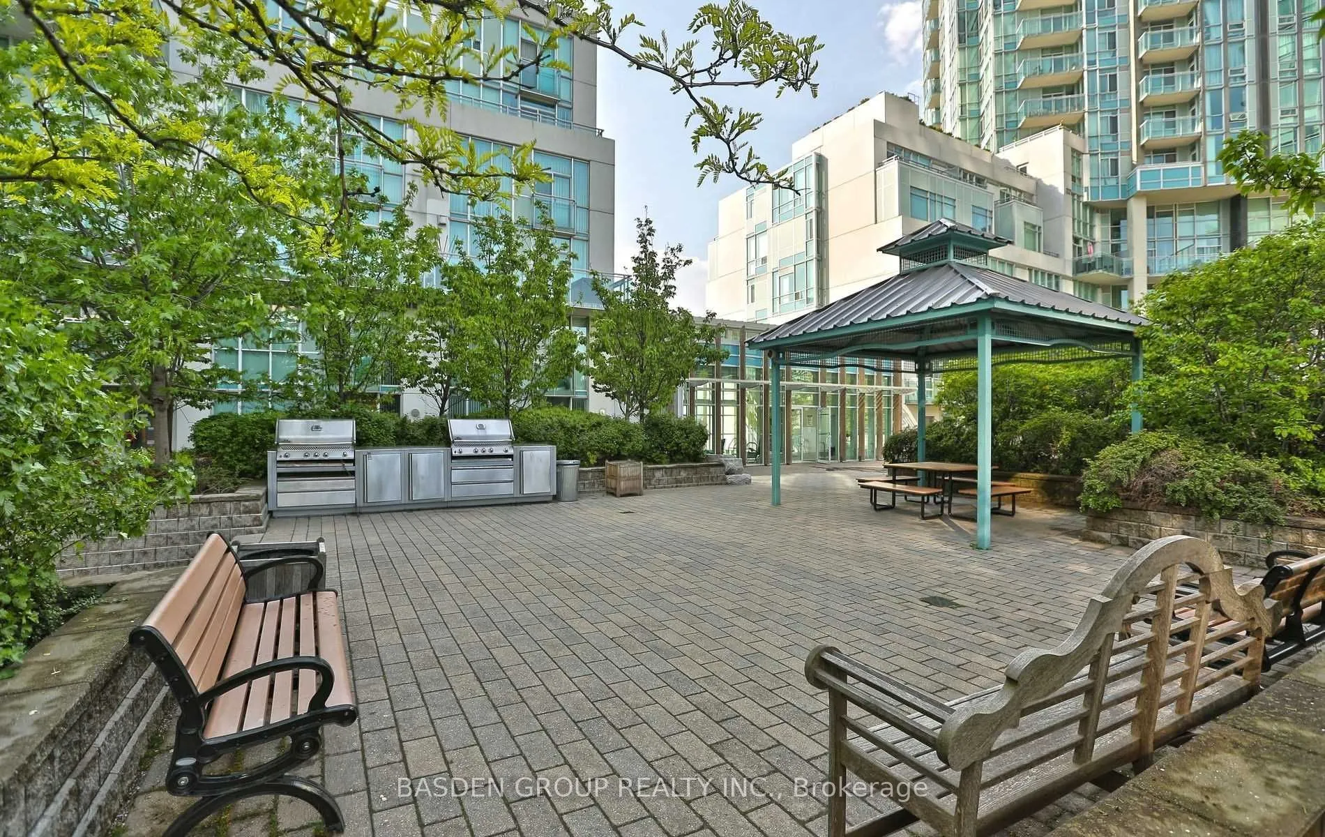 220 Burnhamthorpe Road W, #920