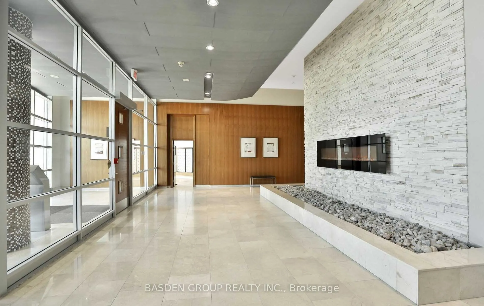 220 Burnhamthorpe Road W, #920