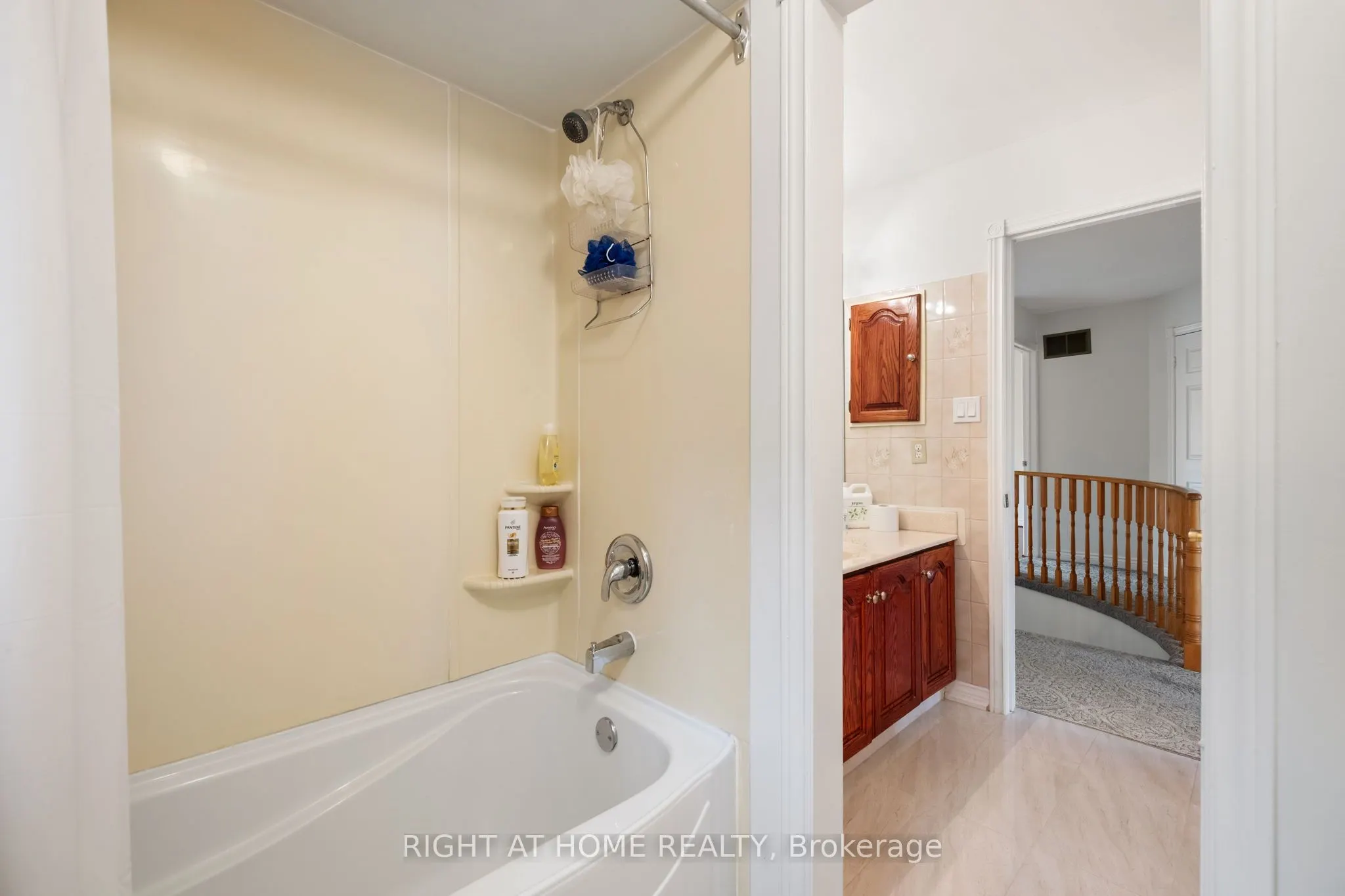 7 Lord Simcoe Drive