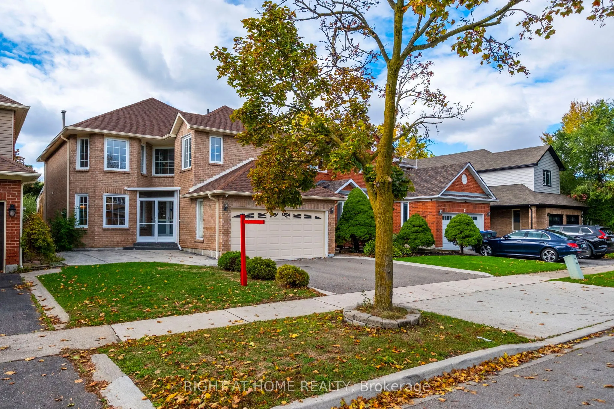 7 Lord Simcoe Drive