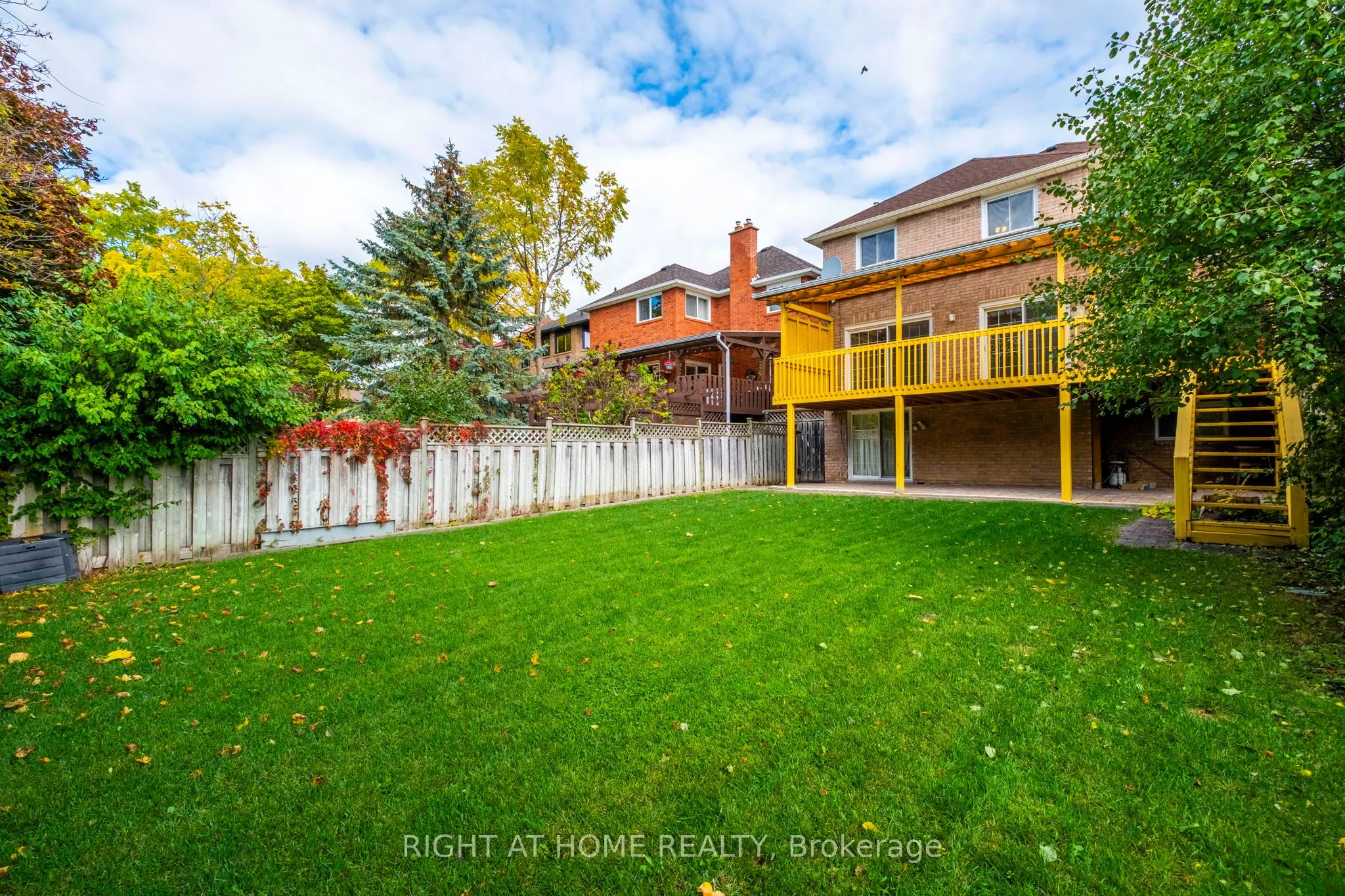 7 Lord Simcoe Drive