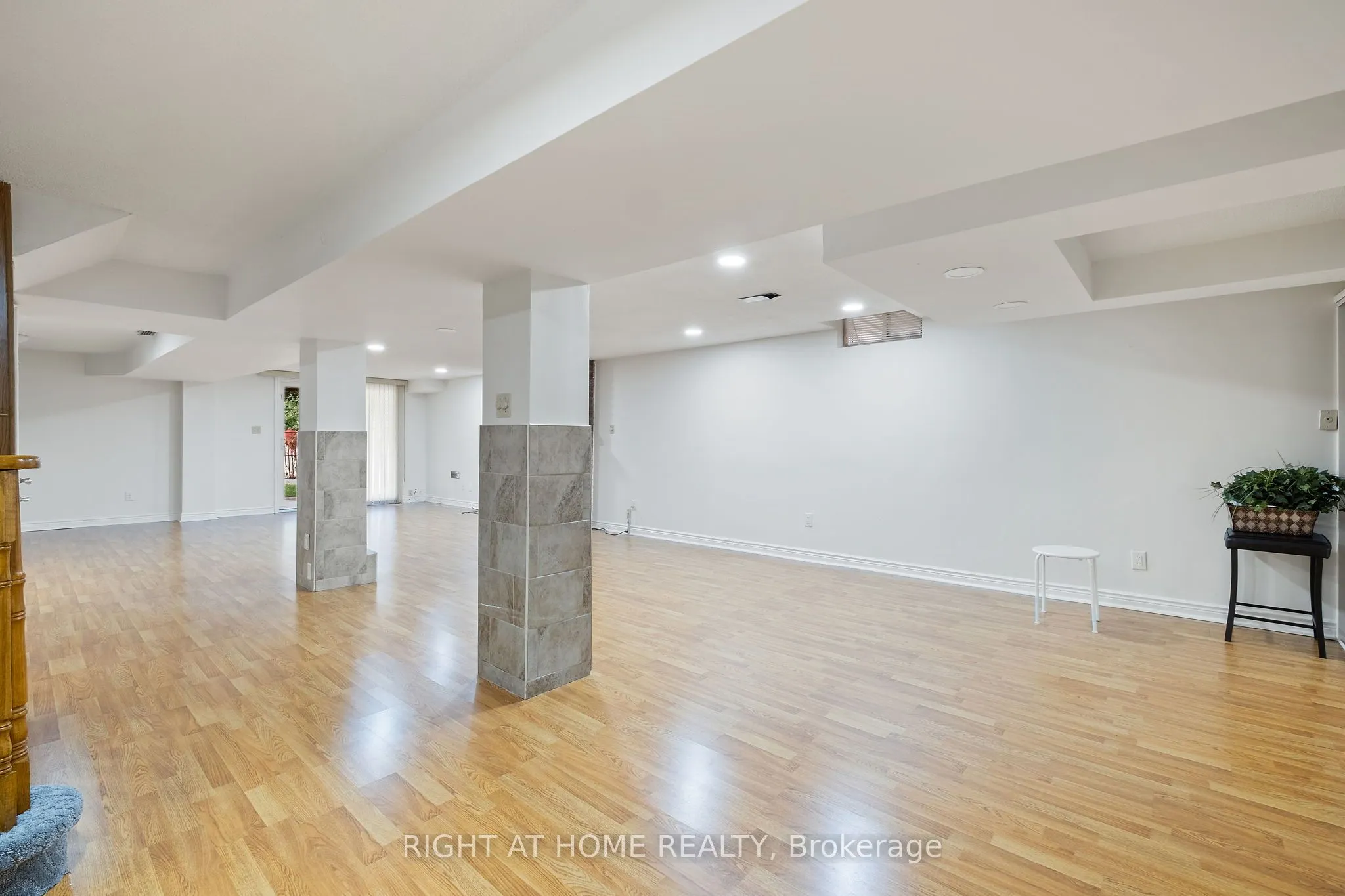 7 Lord Simcoe Drive
