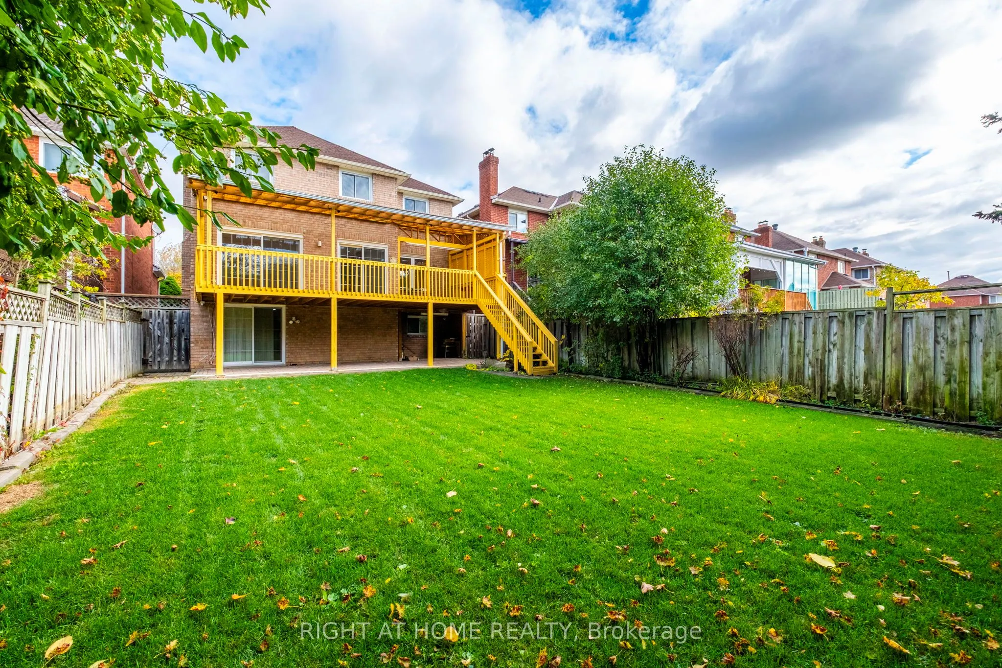 7 Lord Simcoe Drive