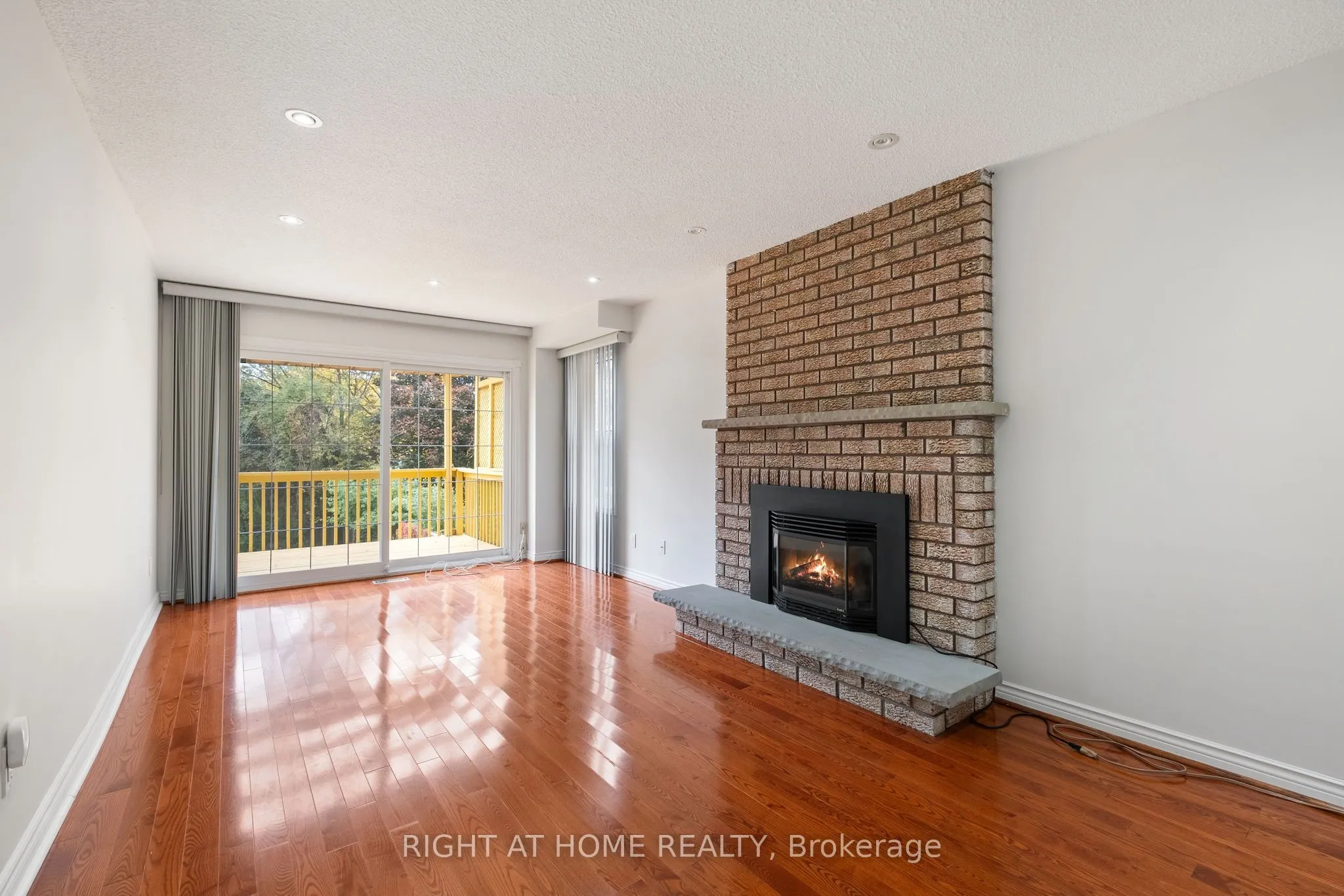 7 Lord Simcoe Drive