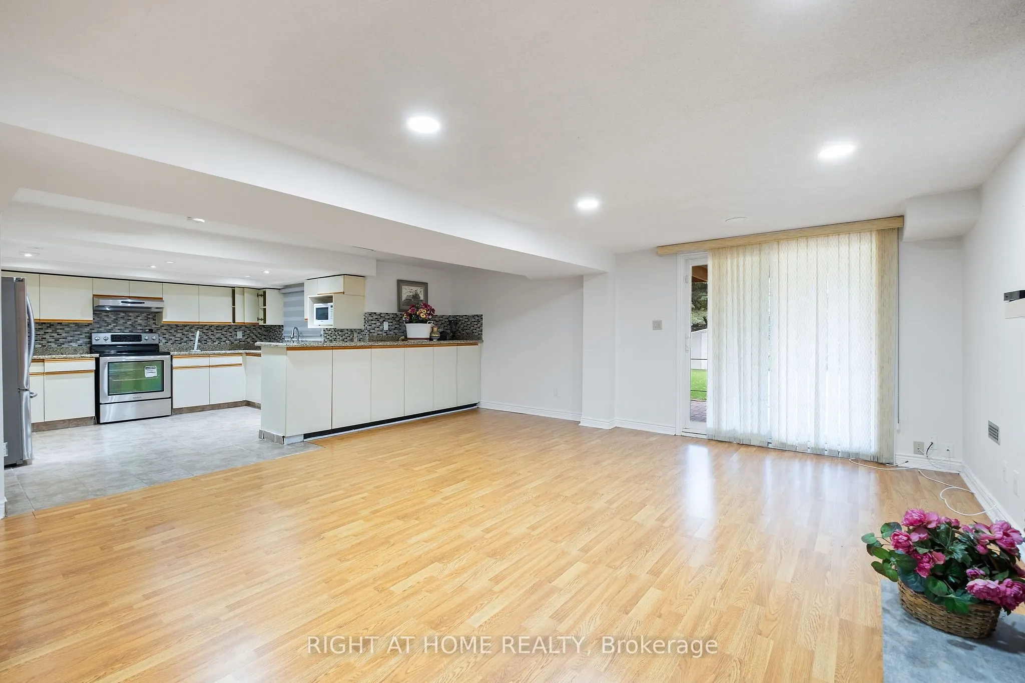 7 Lord Simcoe Drive