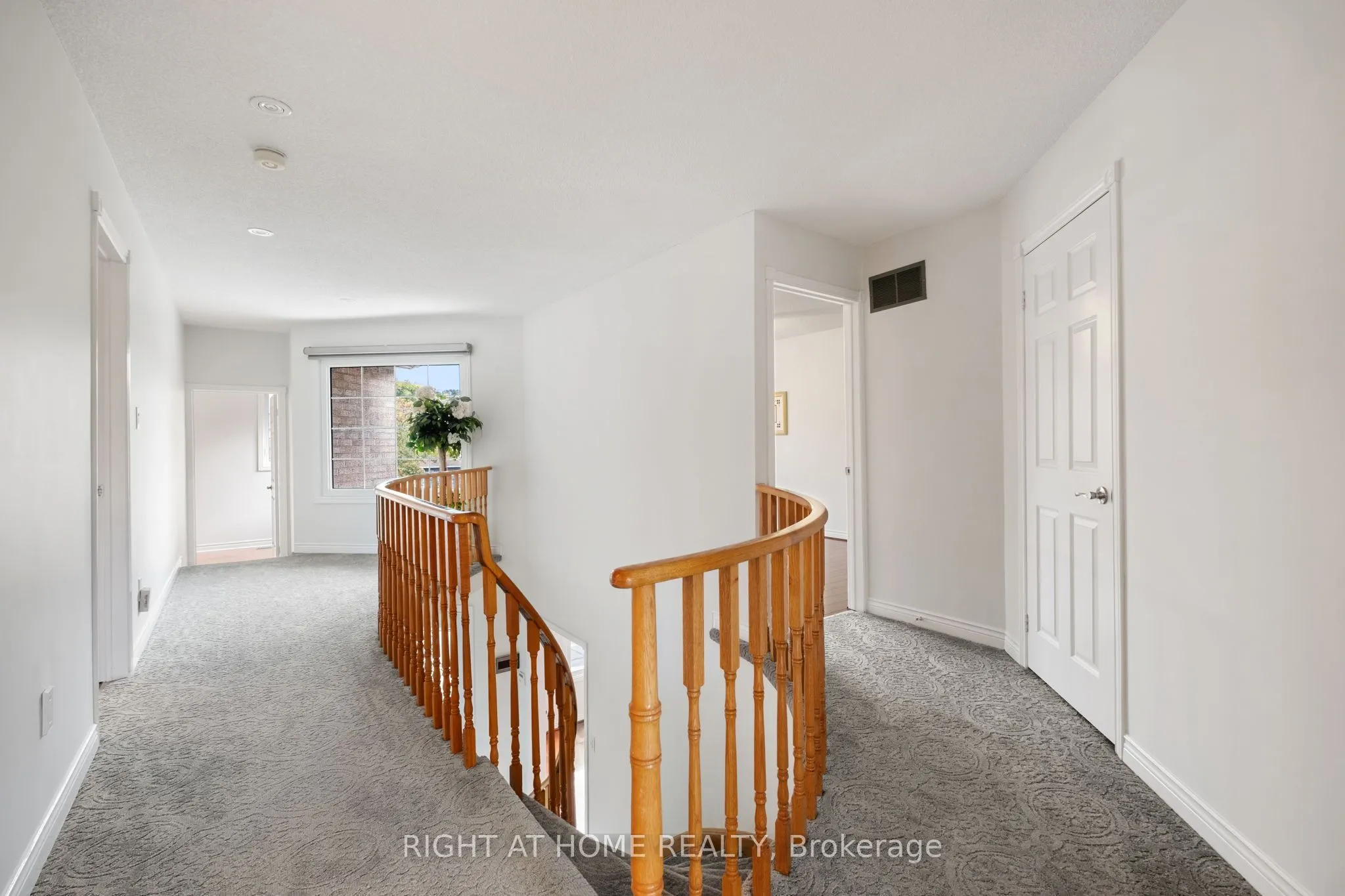 7 Lord Simcoe Drive
