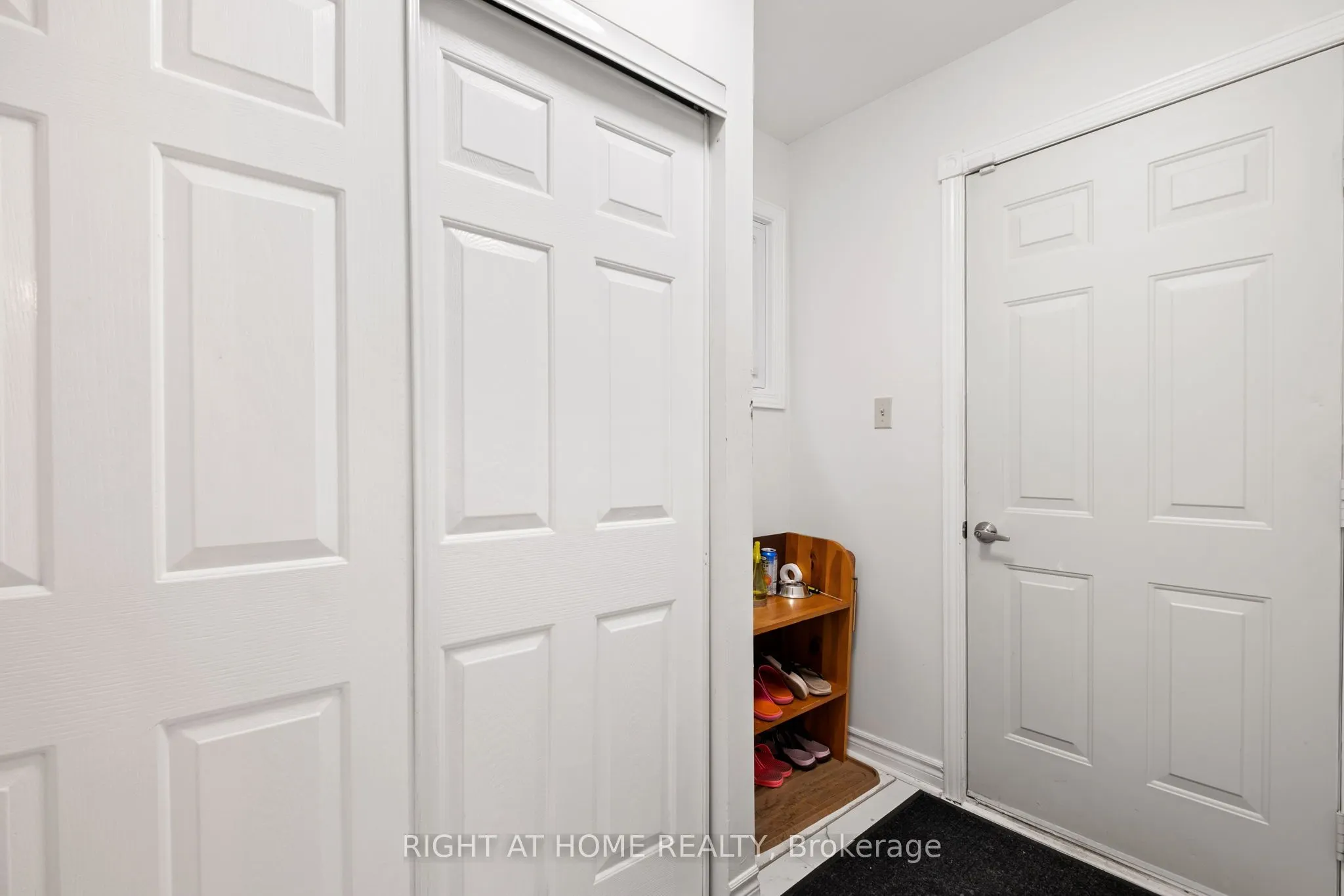 7 Lord Simcoe Drive