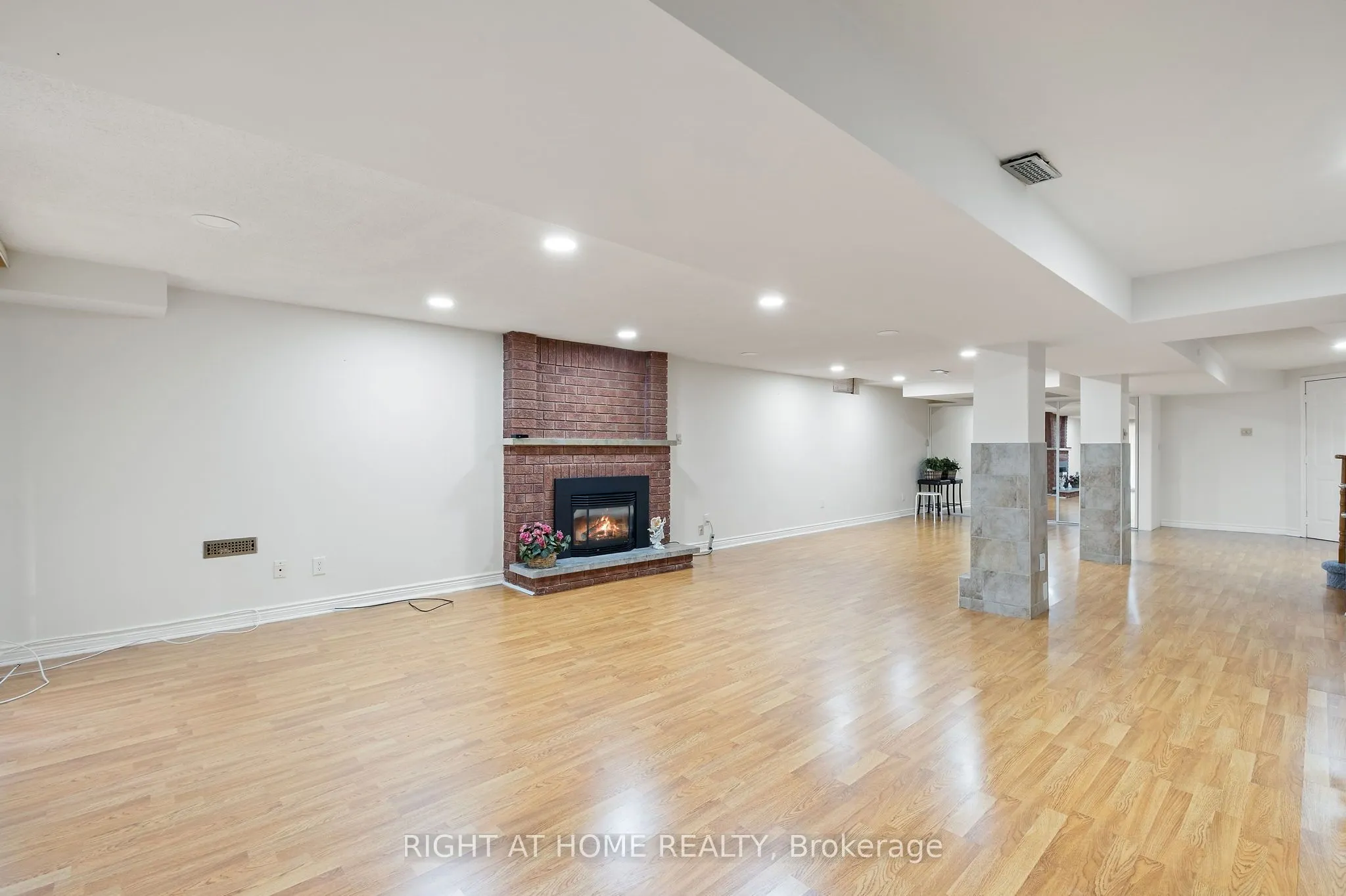 7 Lord Simcoe Drive