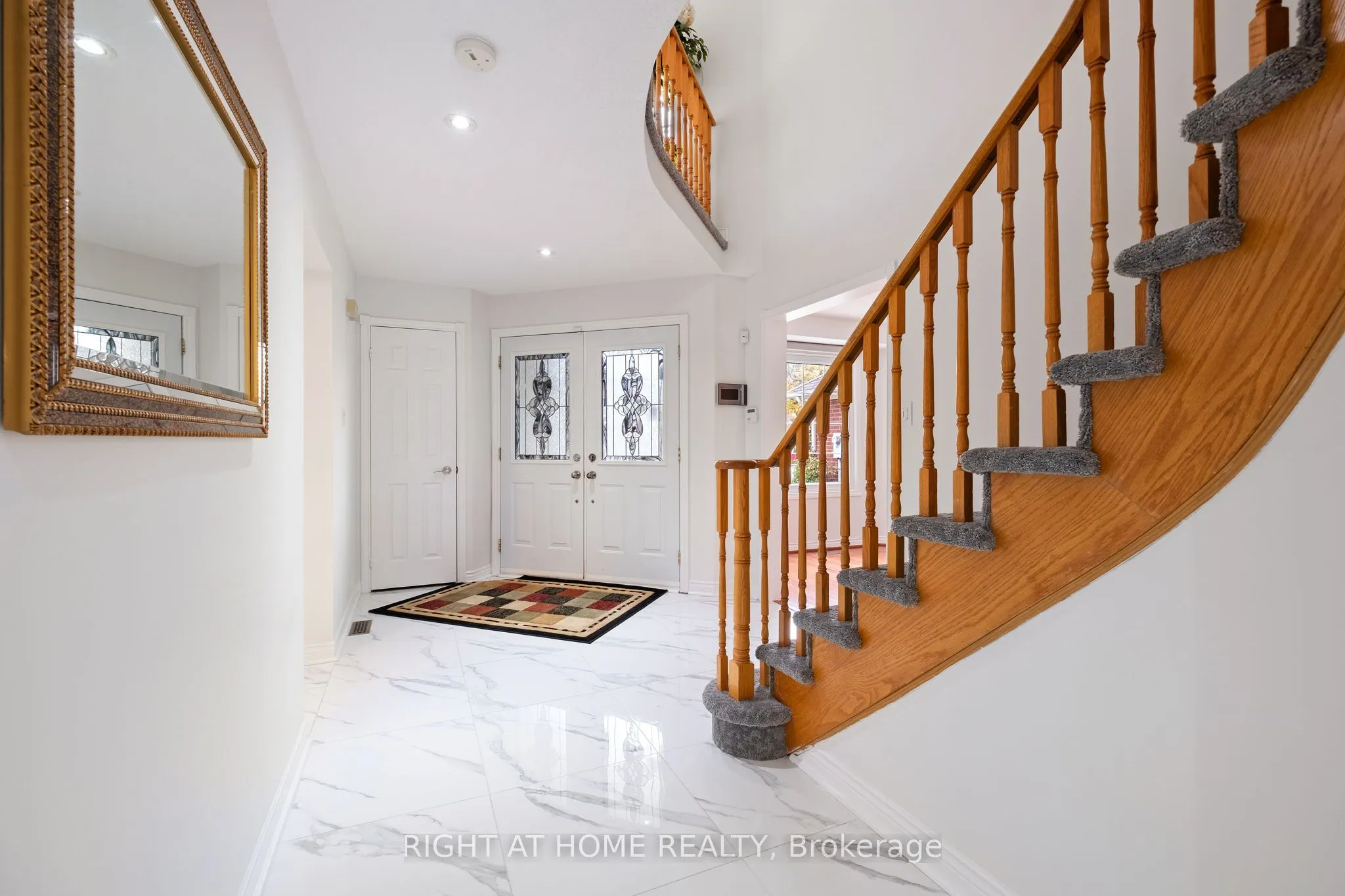 7 Lord Simcoe Drive
