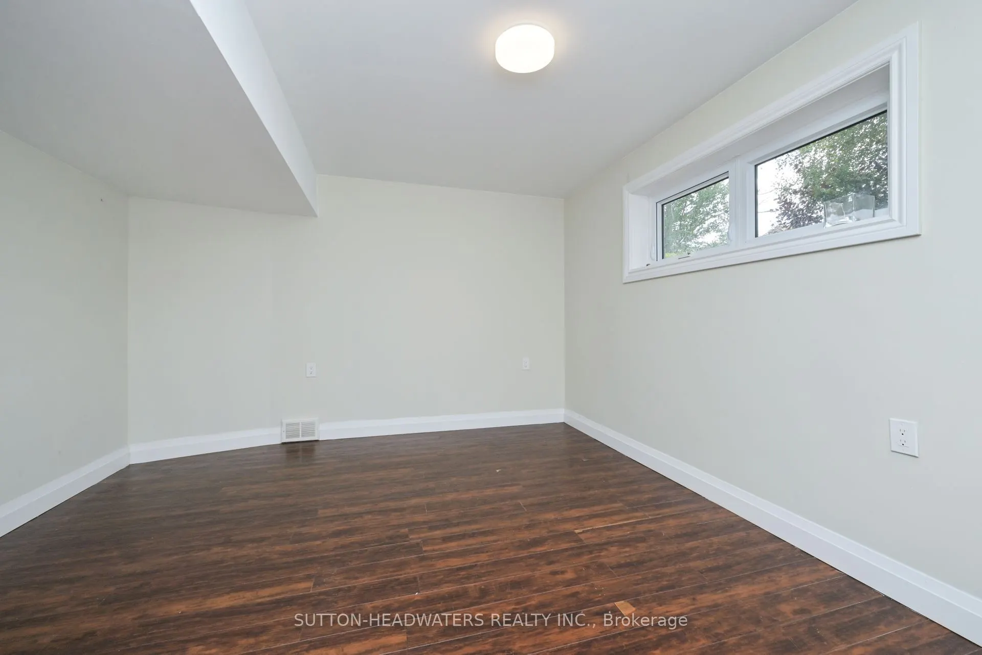 5 Cedar Drive
