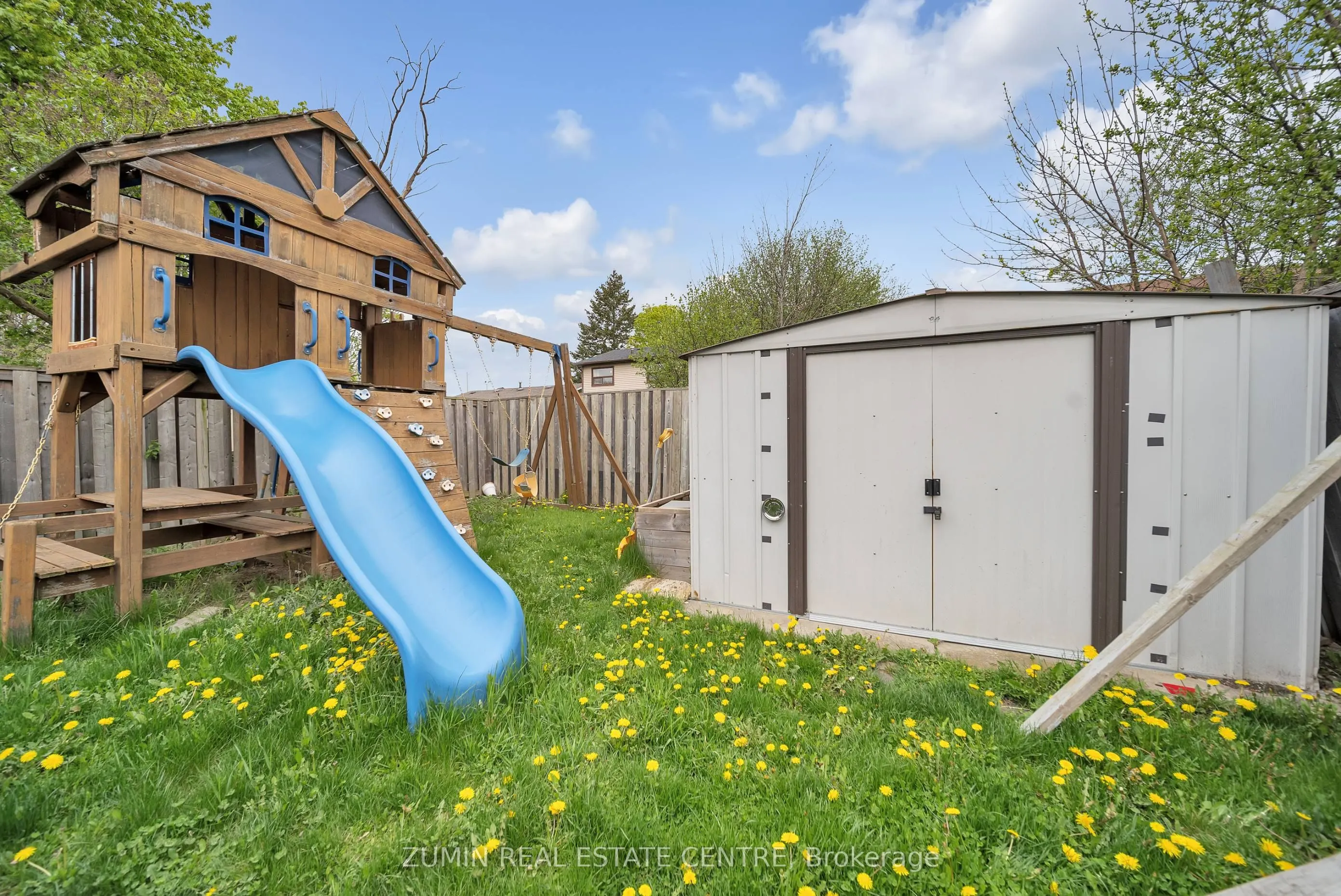 121 Carberry Crescent