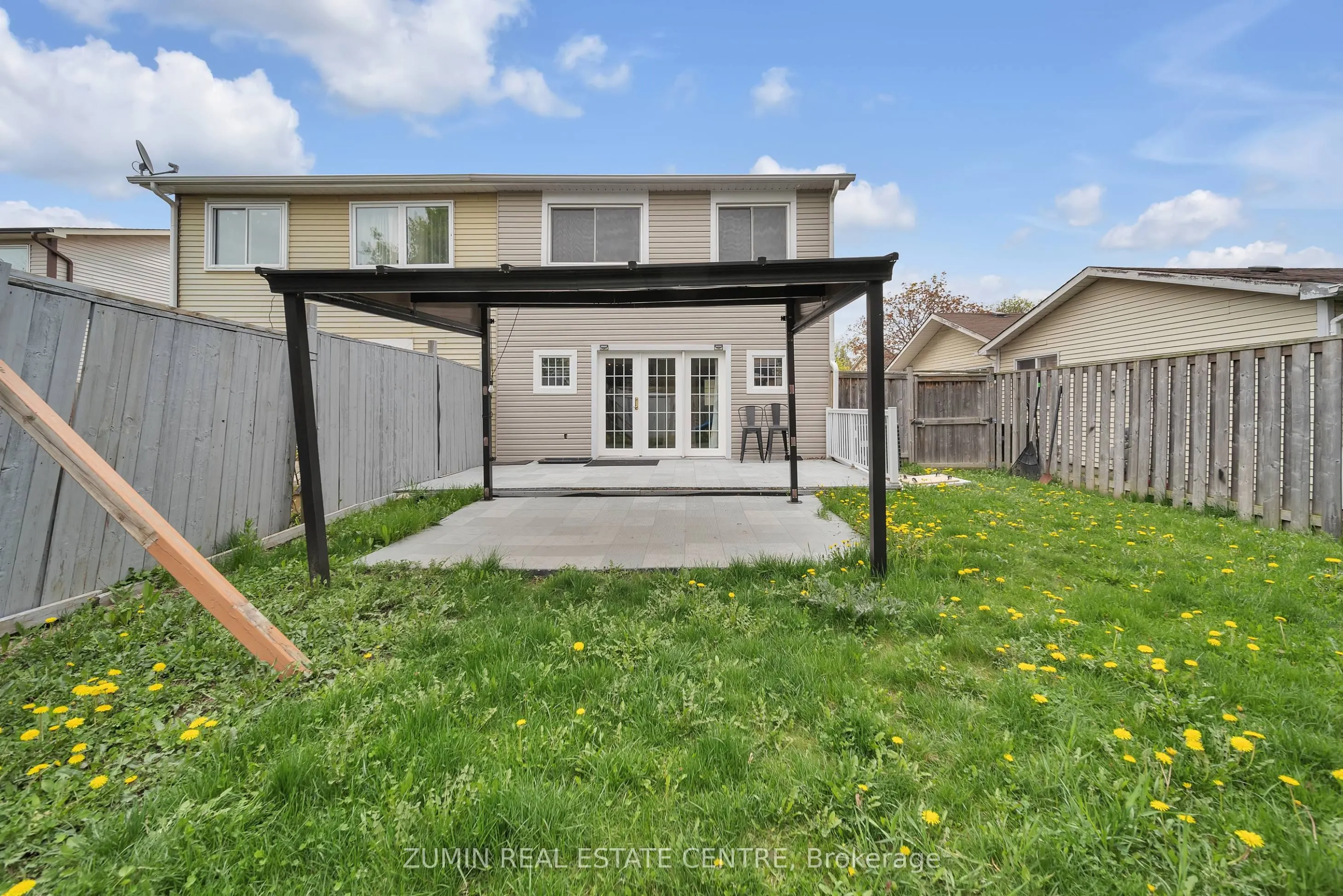 121 Carberry Crescent