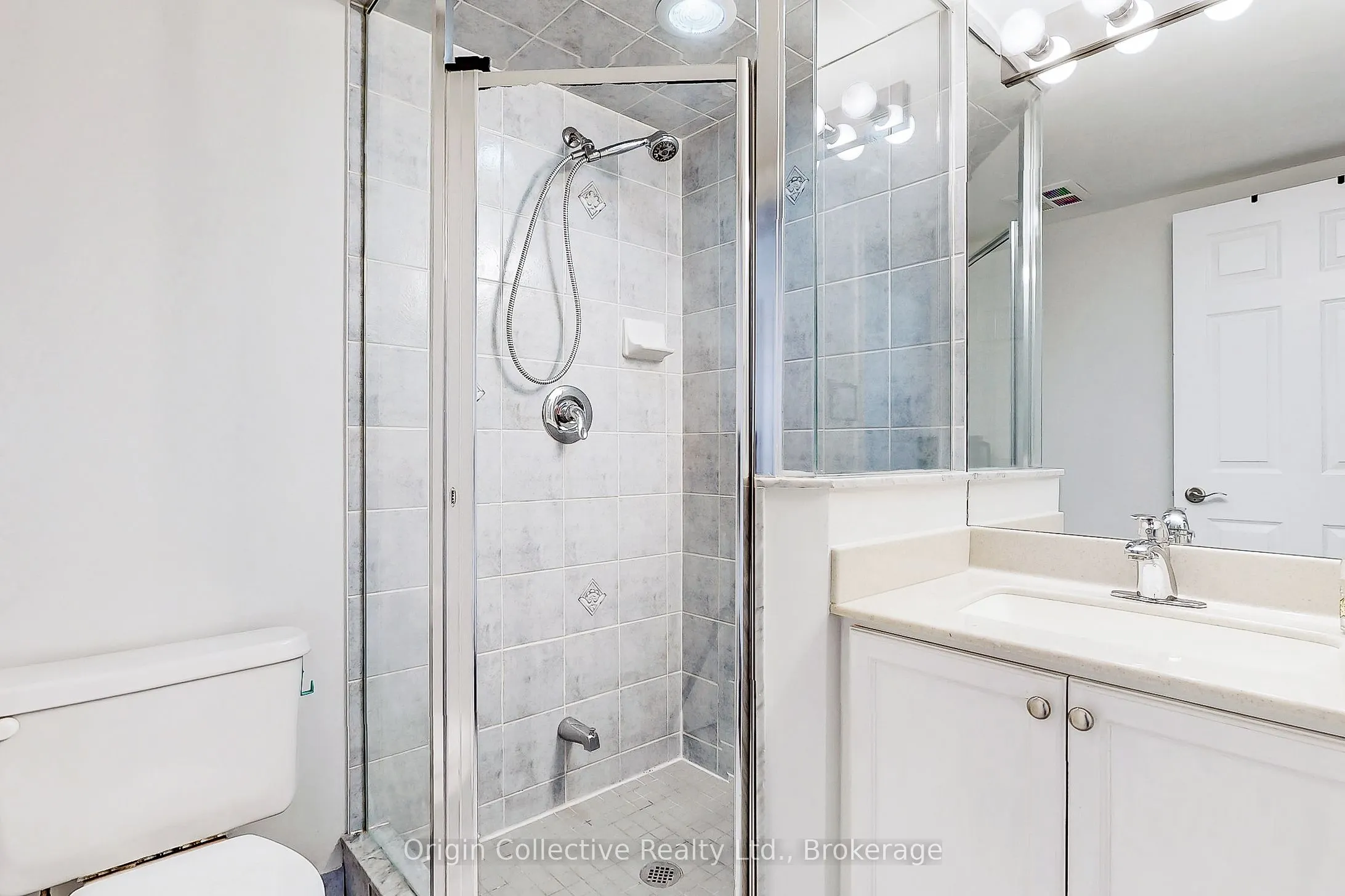 5233 Dundas Street W, #1916