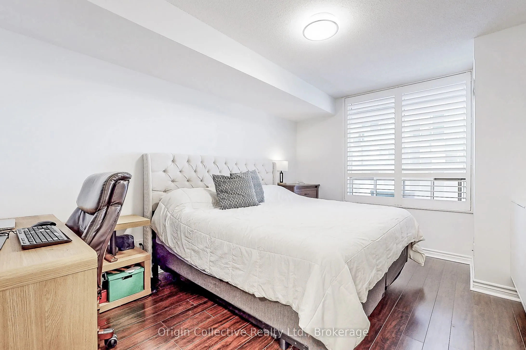 5233 Dundas Street W, #1916