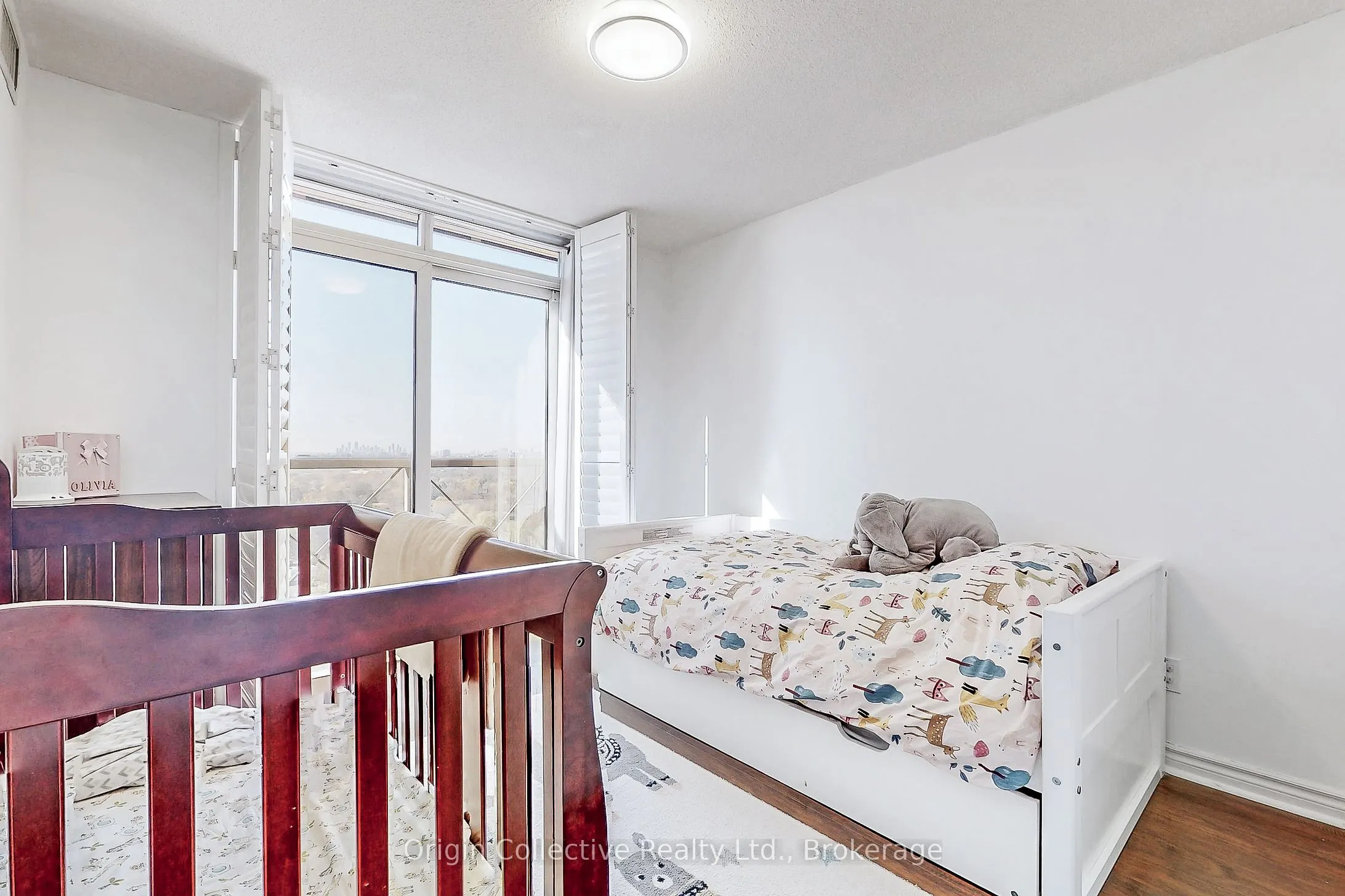 5233 Dundas Street W, #1916