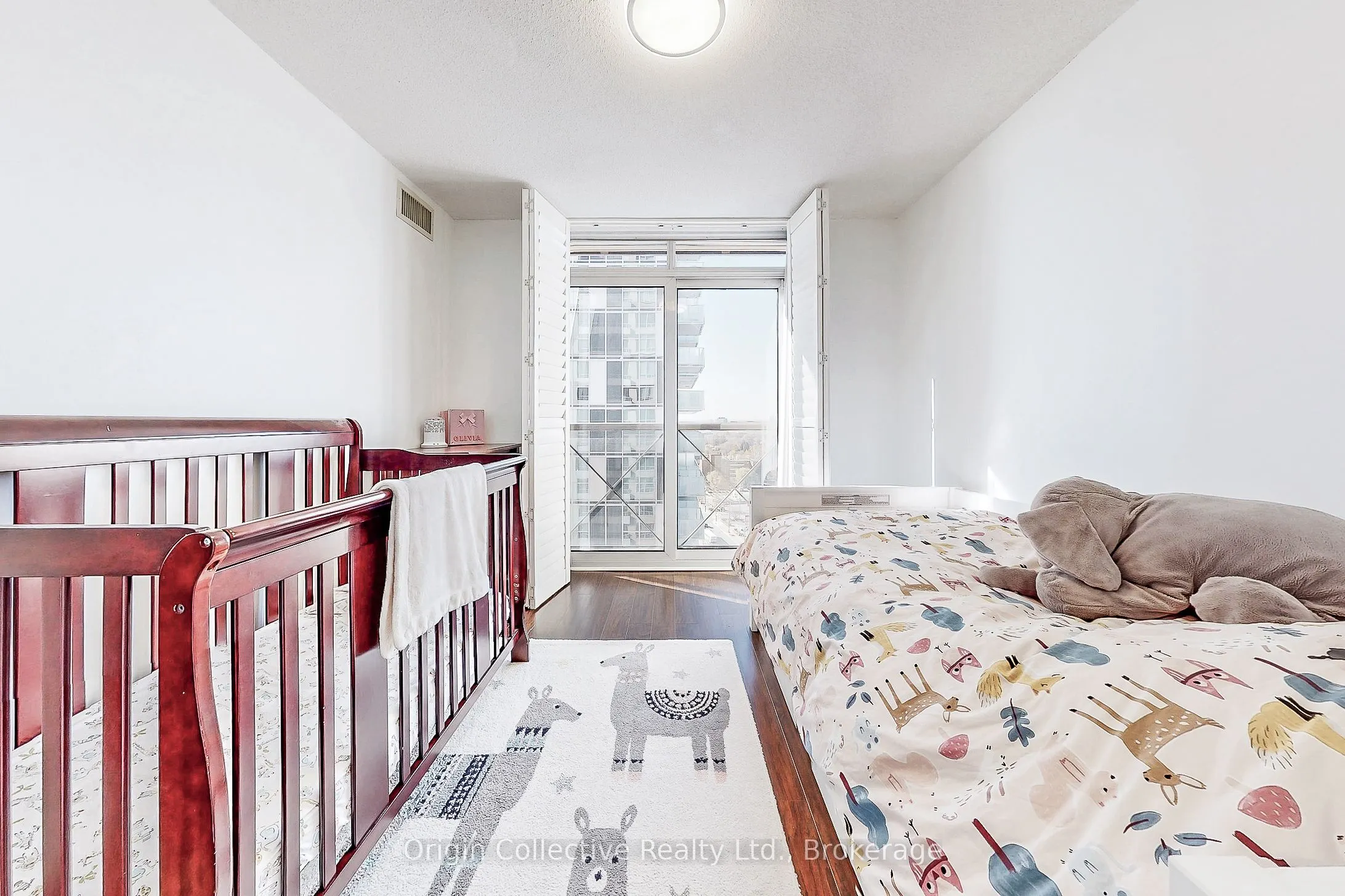 5233 Dundas Street W, #1916