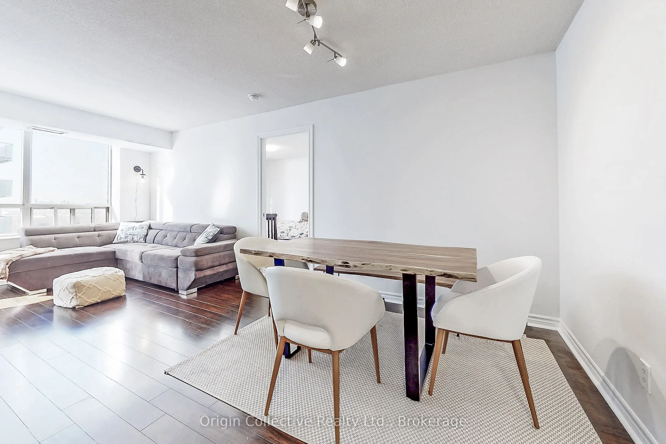 5233 Dundas Street W, #1916