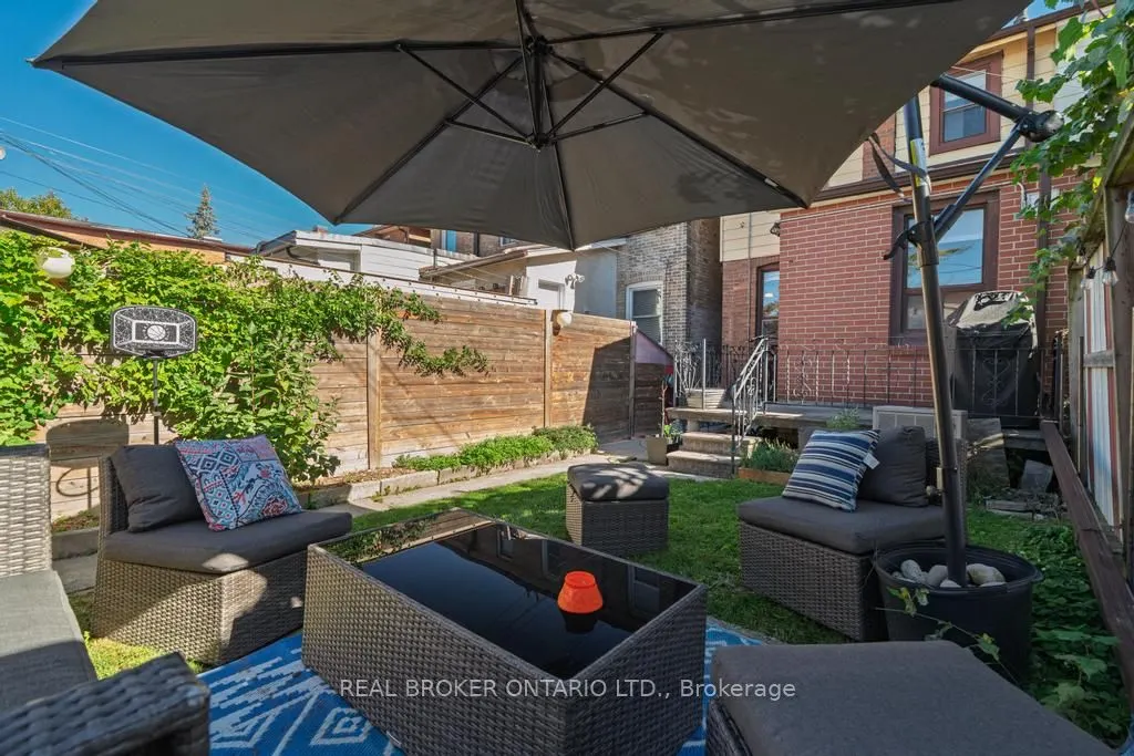 204 Earlscourt Avenue W