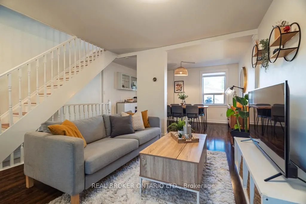 204 Earlscourt Avenue W